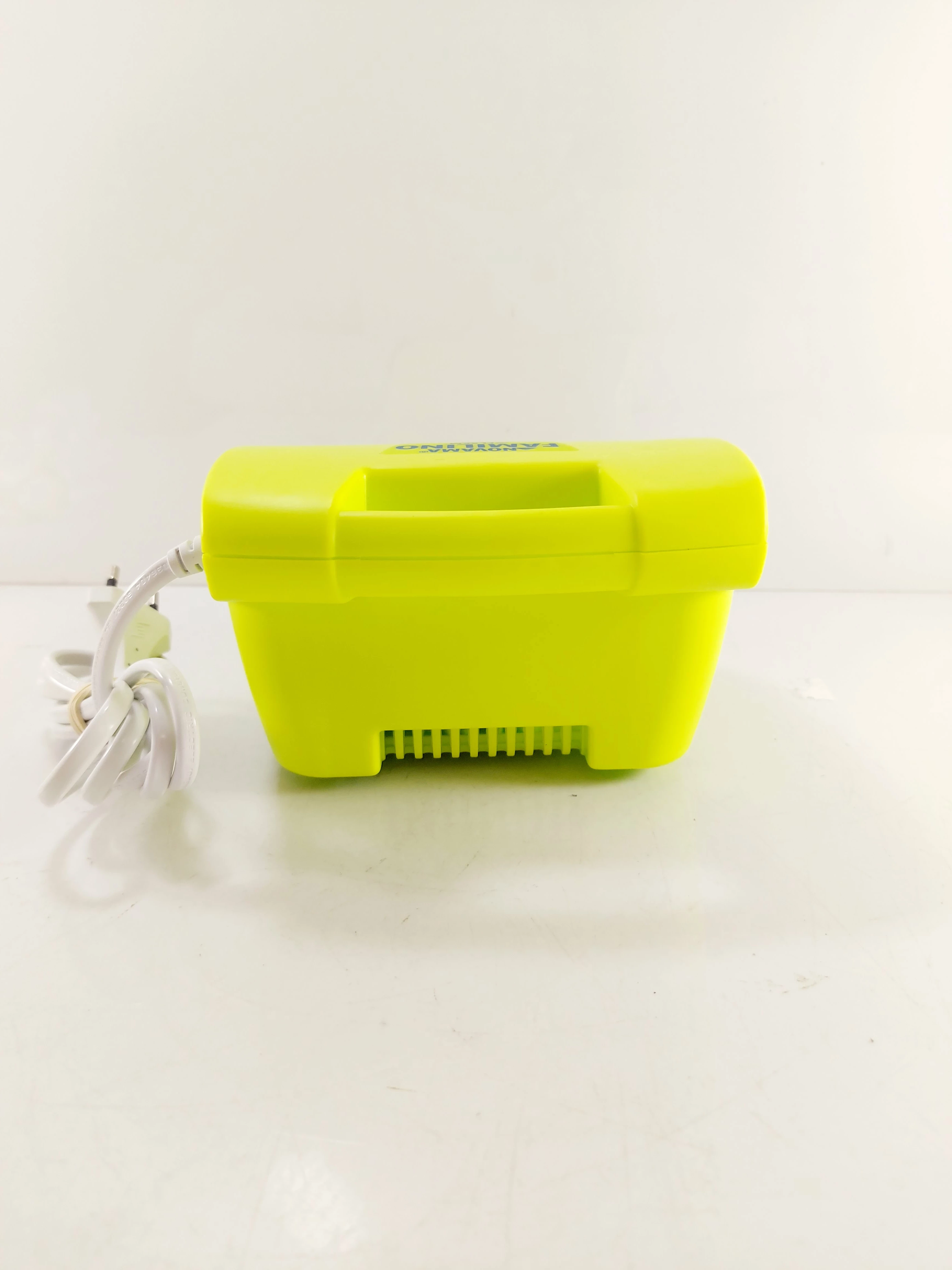 flaem-inhalator-pneumatyczno-tlokowy-novama-familino-model-familino