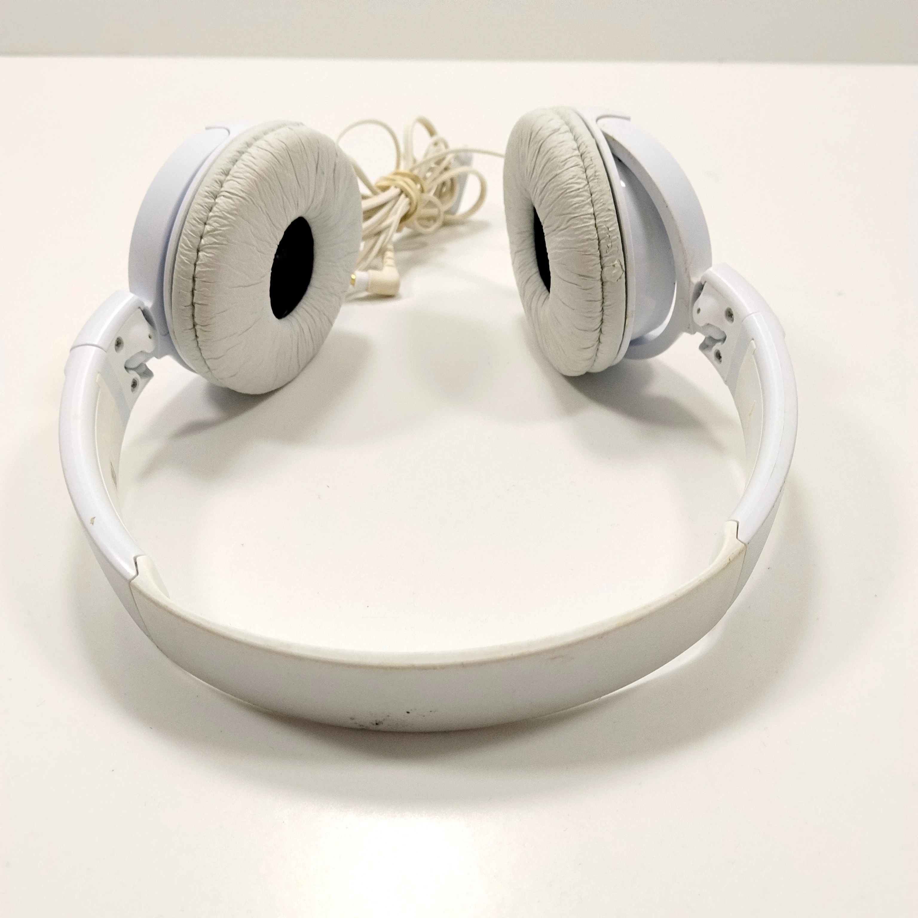 sluchawki-sony-nauszne-biale-kolor-dominujacy-129357-2