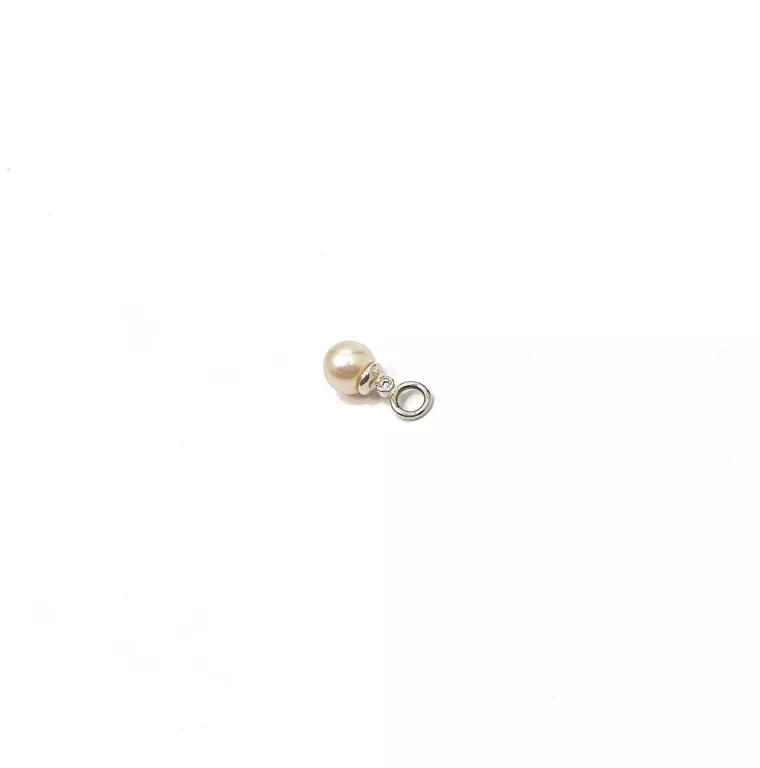 drobna-srebrna-zawieszka-z-perelka-019-g-925-rynek-15-olesno-palladium