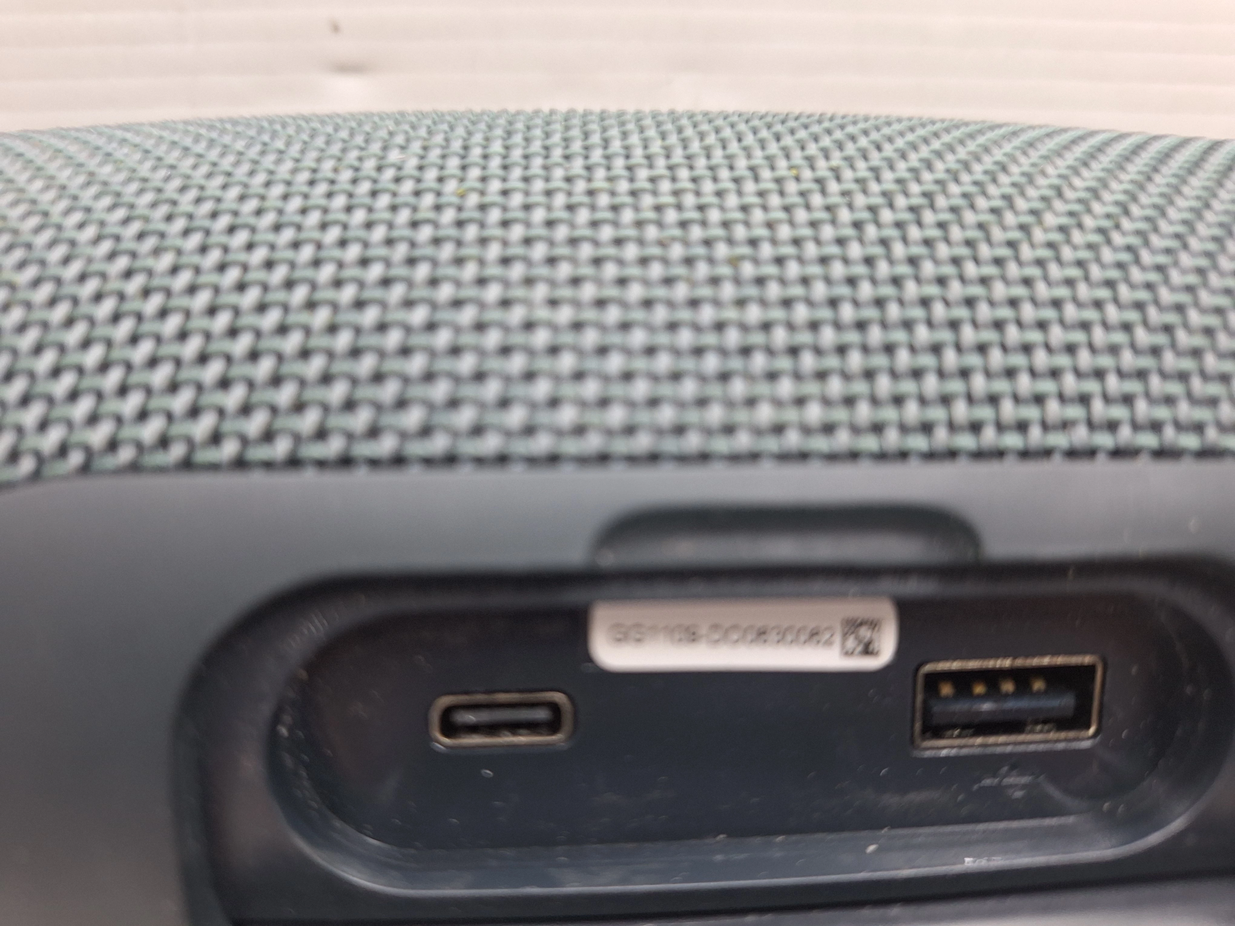 glosnik-jbl-charge-essential-2-pudelko-moc-4000