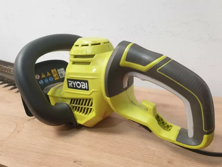 nozyce-elektryczne-do-ciecia-zywoplotu-ryobi-rht4550-zakres-mocy