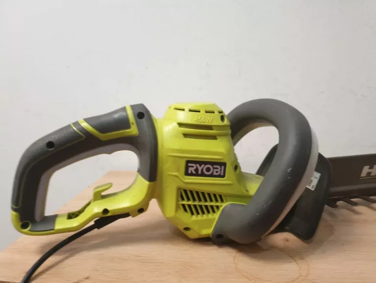 nozyce-elektryczne-do-ciecia-zywoplotu-ryobi-rht4550-moc-450
