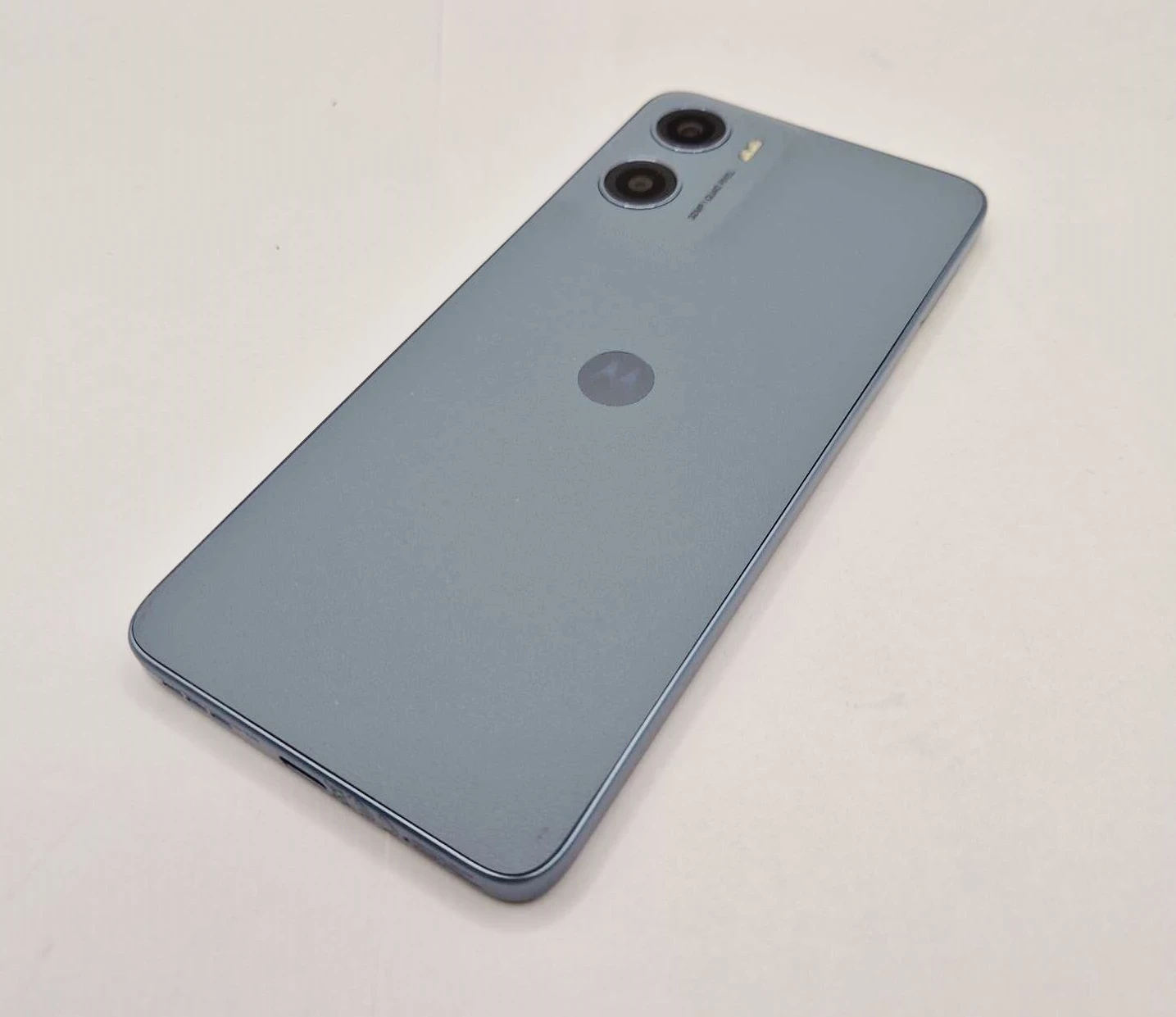 telefon-motorola-moto-e15-2gb64gb-kod-producenta-pb6s0005pl