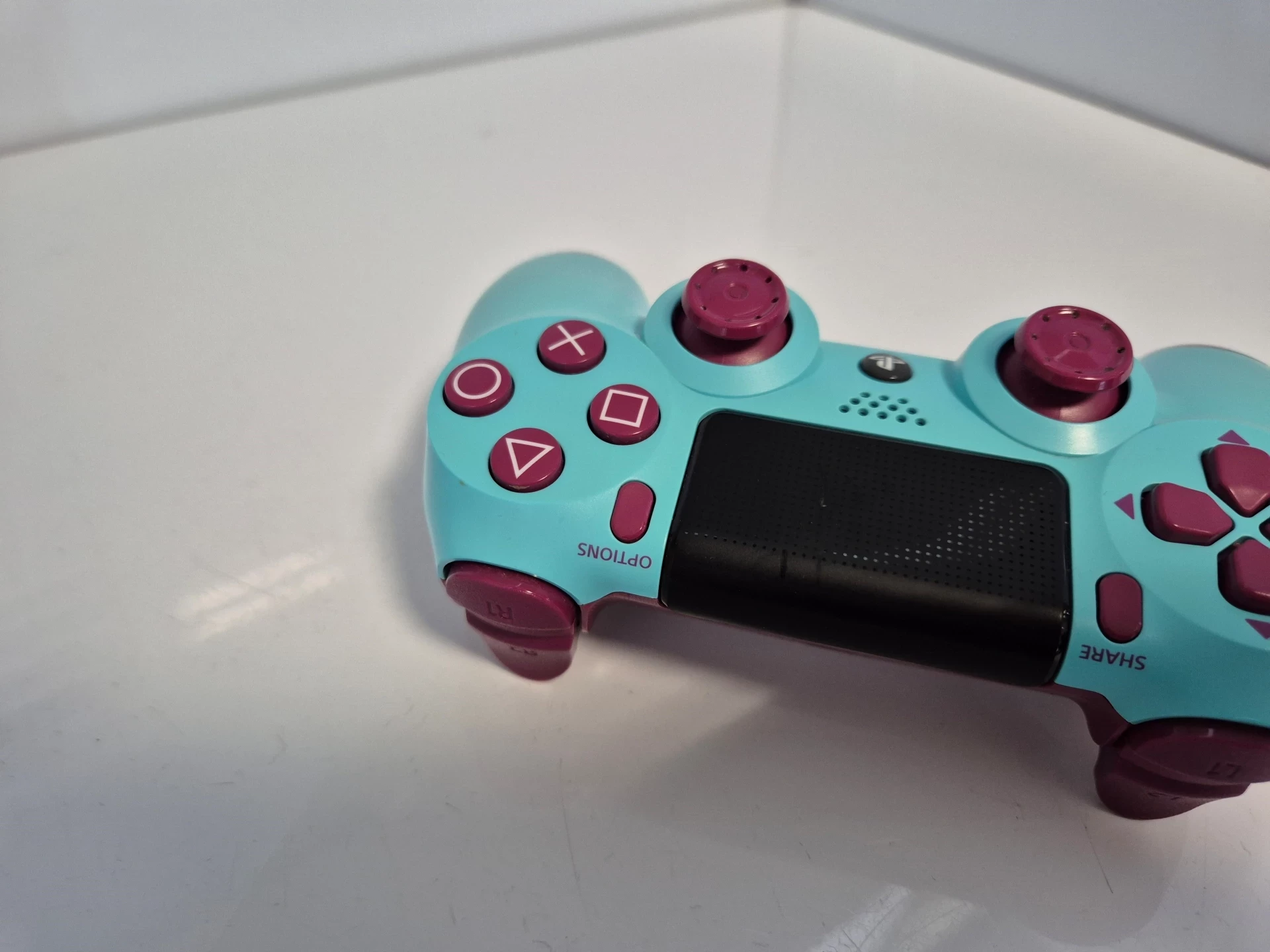 pad-bezprzewodowy-ps4-sony-playstation-4-berry-blue-kontroler-opis-kod-producenta-9718611