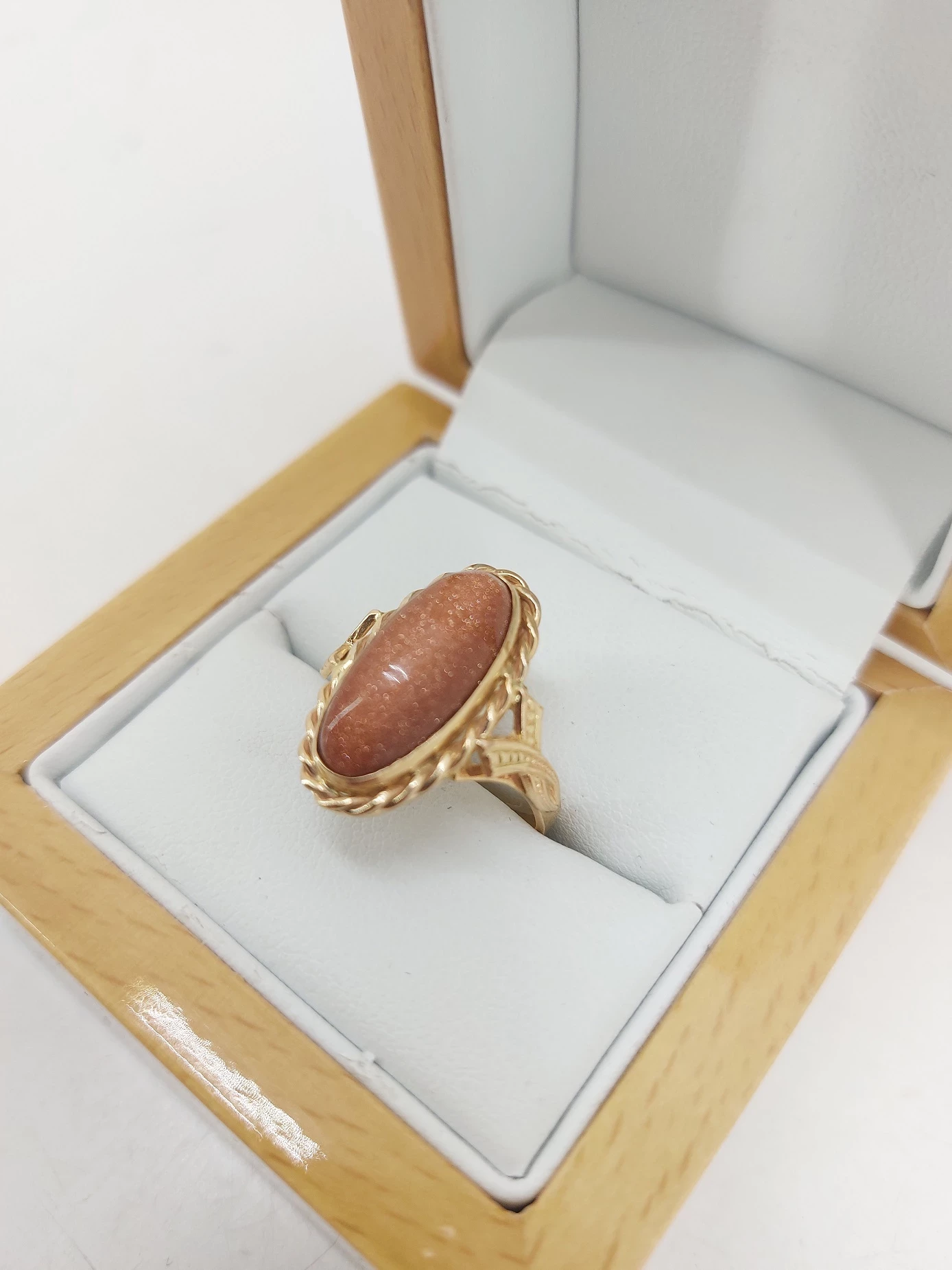 zloty-urokliwy-pierscionek-z-kamykiem-497g-585-material-15835-2