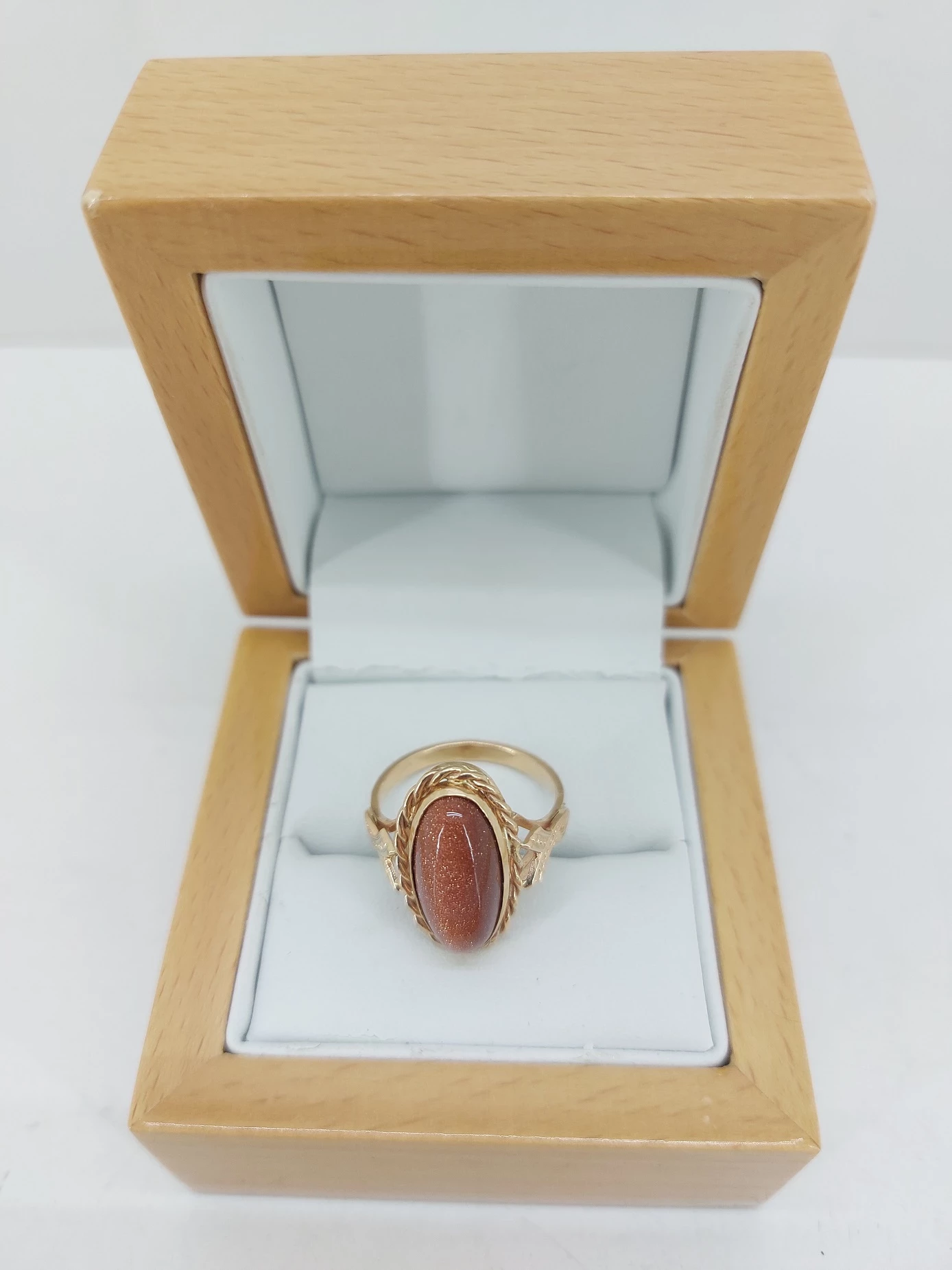 zloty-urokliwy-pierscionek-z-kamykiem-497g-585-kamien-17088-4194304