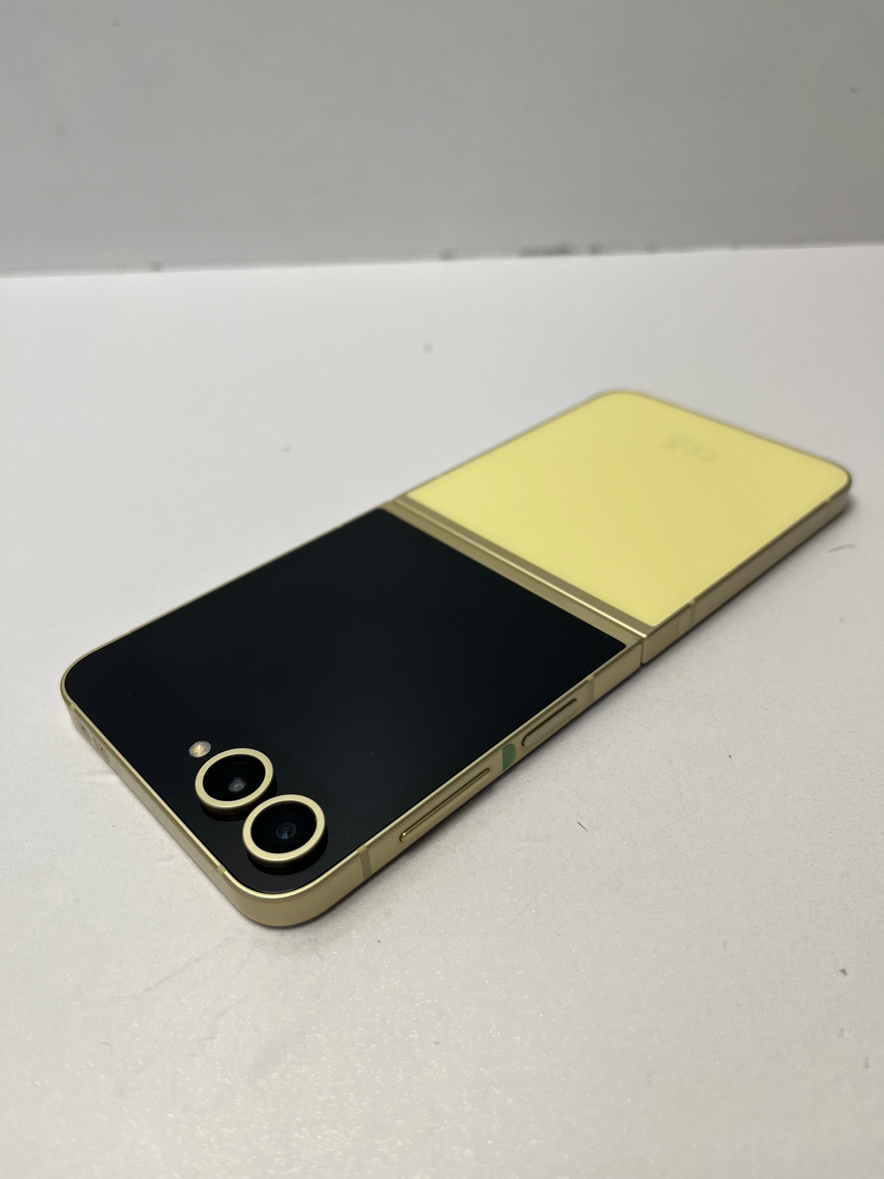 telefon-samsung-galaxy-z-flip6-12256-system-operacyjny-4388-1