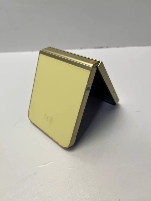 telefon-samsung-galaxy-z-flip6-12256-ean-gtin-8806095614168