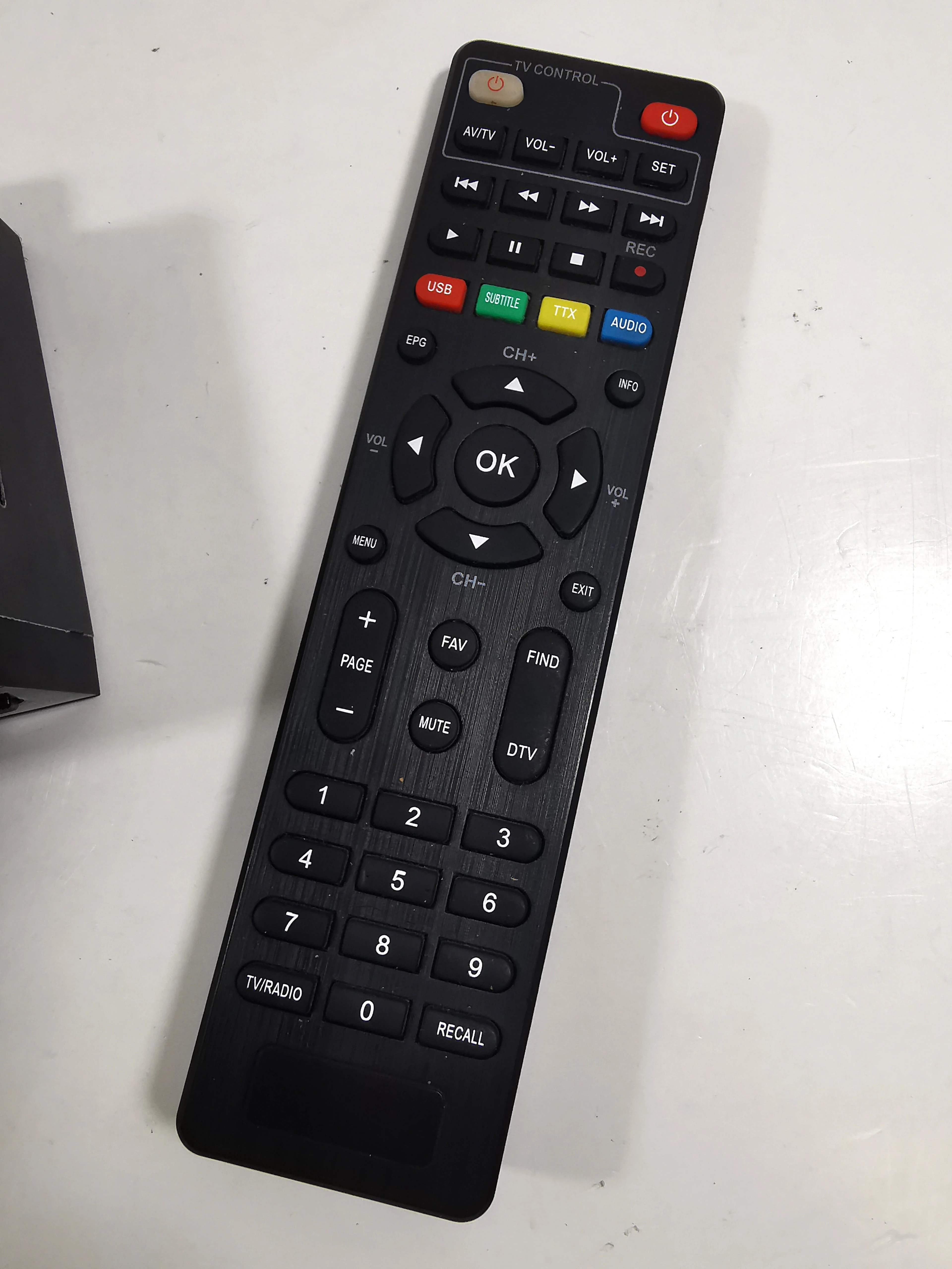 dekoder-dvbt2-opticum-nytrobox-komplet-ean-gtin-5908266364117