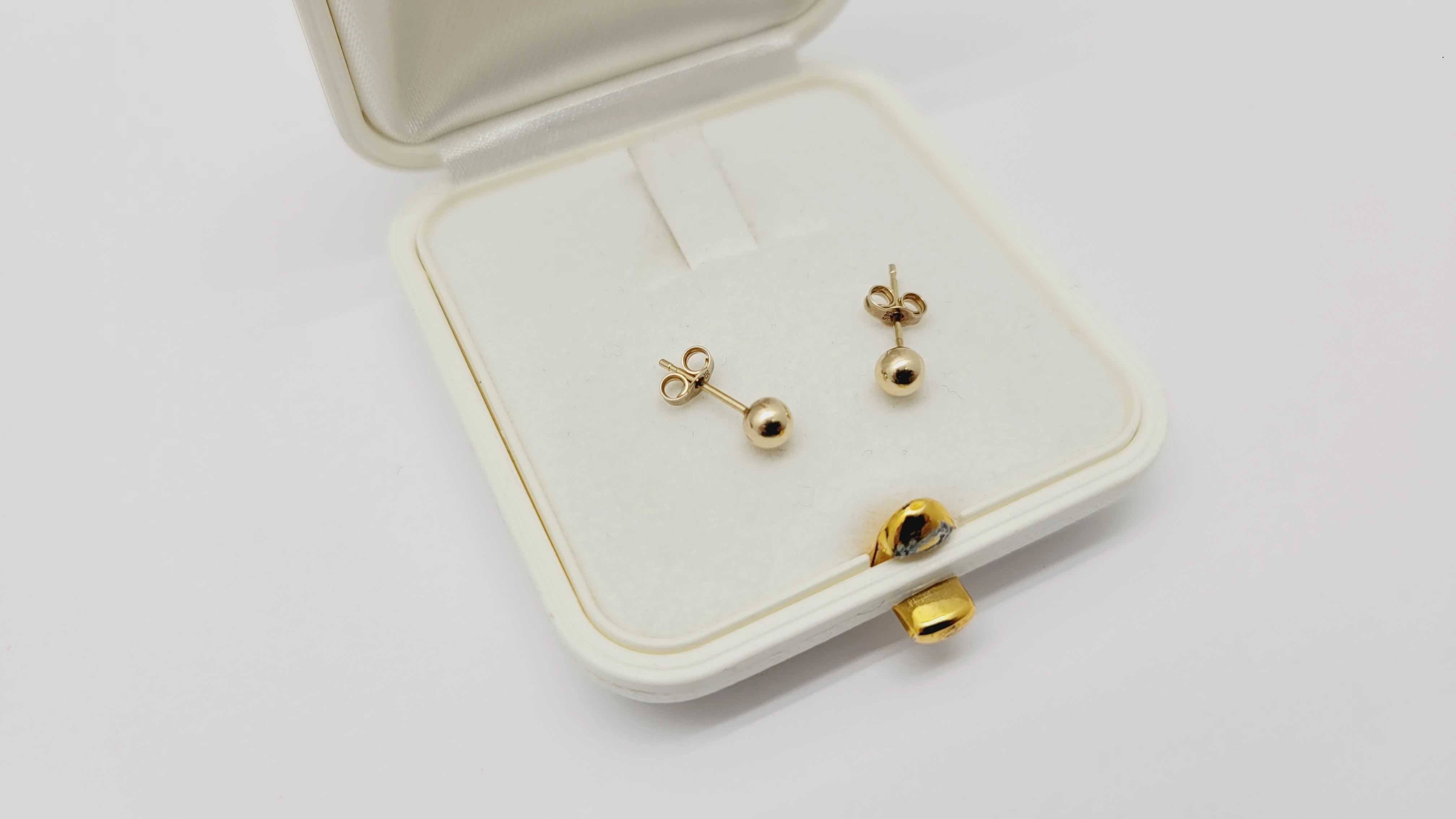 piekne-zlote-kolczyki-kulki-585-054g-pilsudskiego-7-tarnowskie-gory