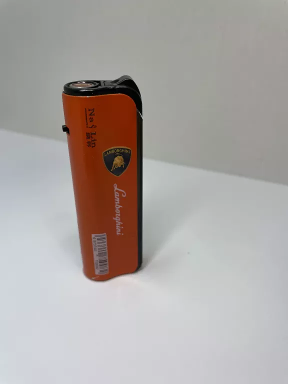 zapalniczka-zarowa-lamborghini-osiedle-centrum-d1-krakow