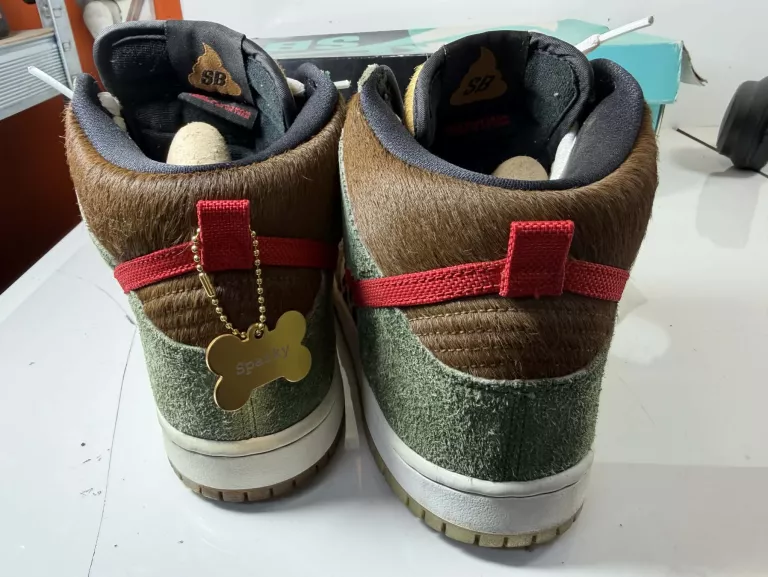 buty-nike-sb-dunk-high-dog-walker-r44-hit-ean-gtin-193151585103