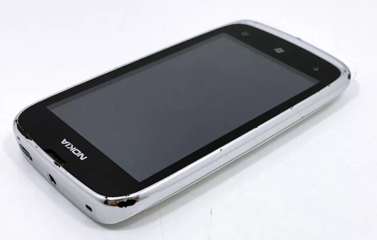 telefon-smartfon-nokia-lumia-610-stan-11323-2