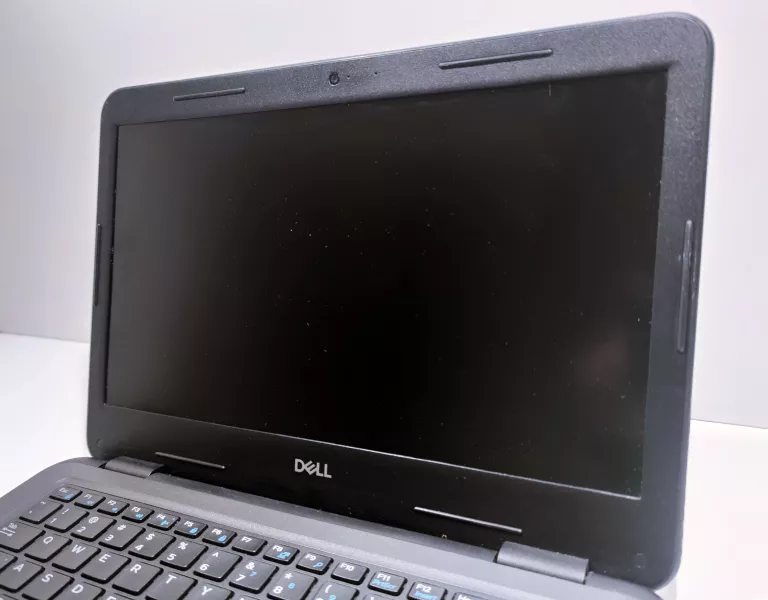 laptop-dell-latitude-3300-i3-7020u-4gb238gb-win10-pro-przekatna-ekranu-1330