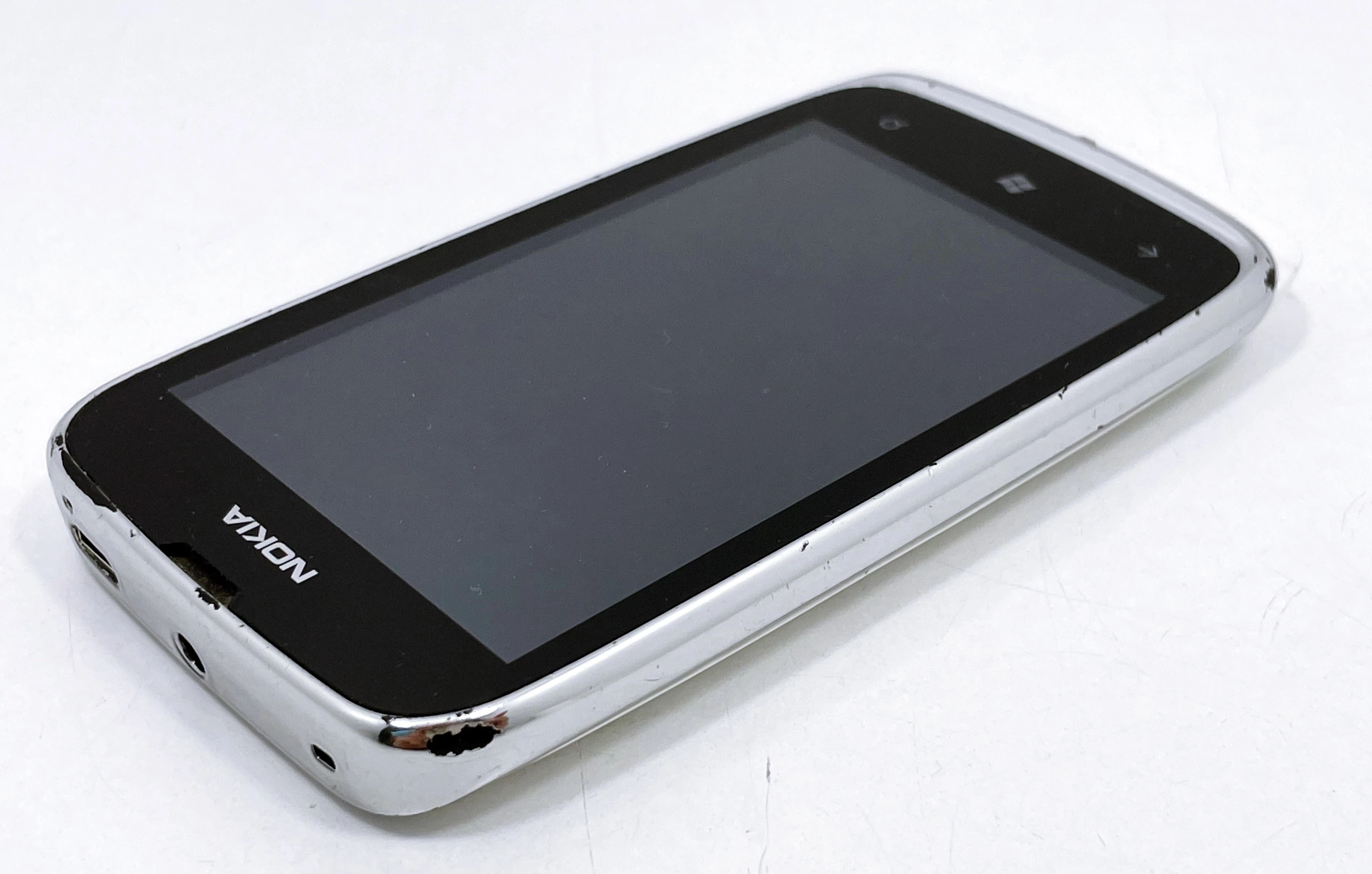 telefon-smartfon-nokia-lumia-610-stan-11323-2