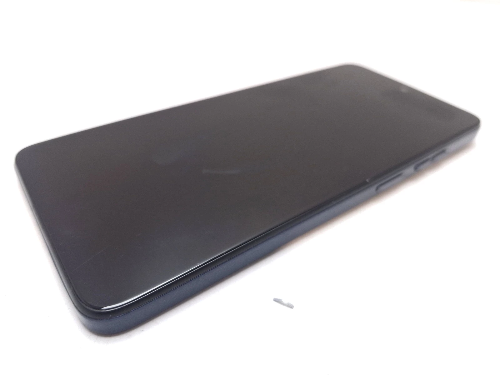 telefon-motorola-moto-e15-264gb-dual-sim-granatowy-ean-gtin-840023291791