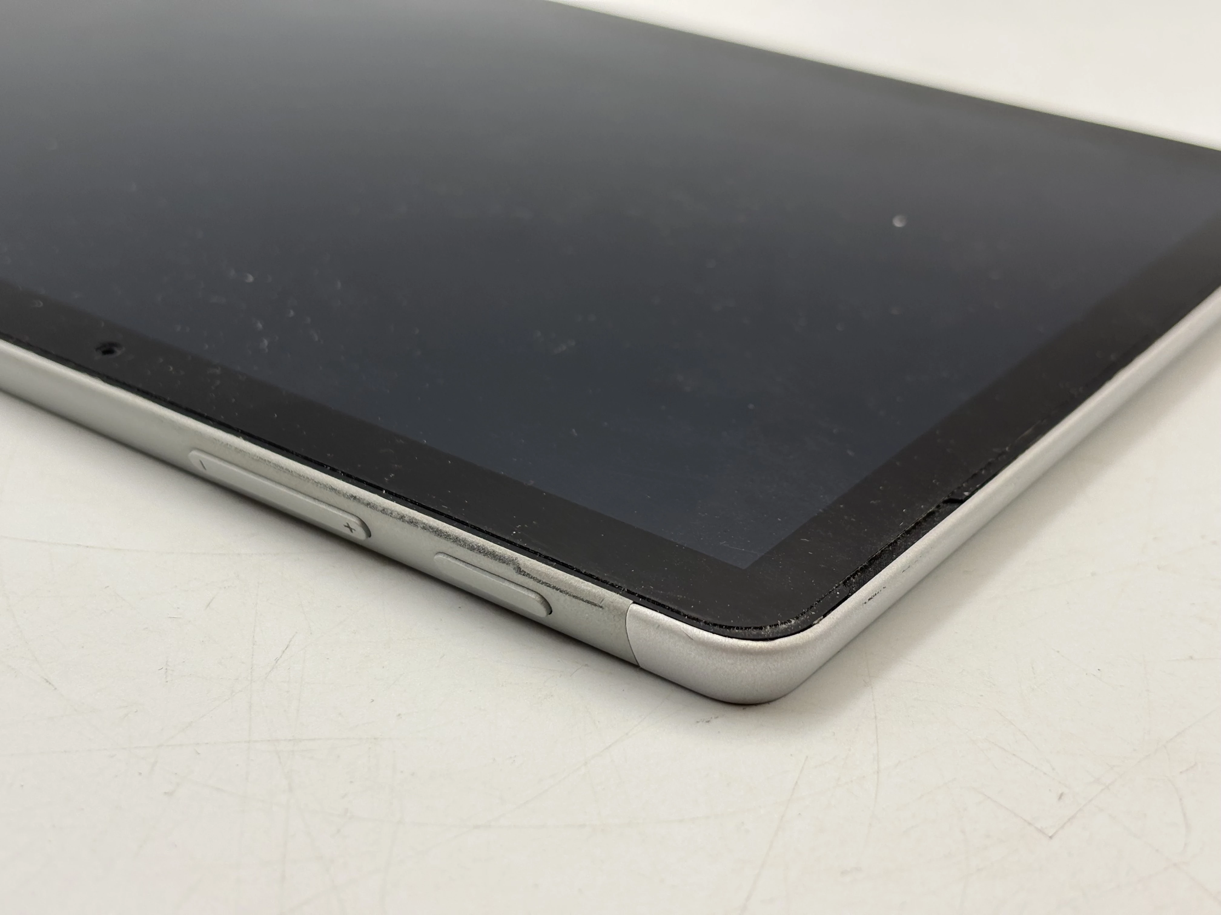 laptop-microsoft-surface-go-3-105-intel-pentium-gold-4-gb-64-gb-szary-przekatna-ekranu-1050