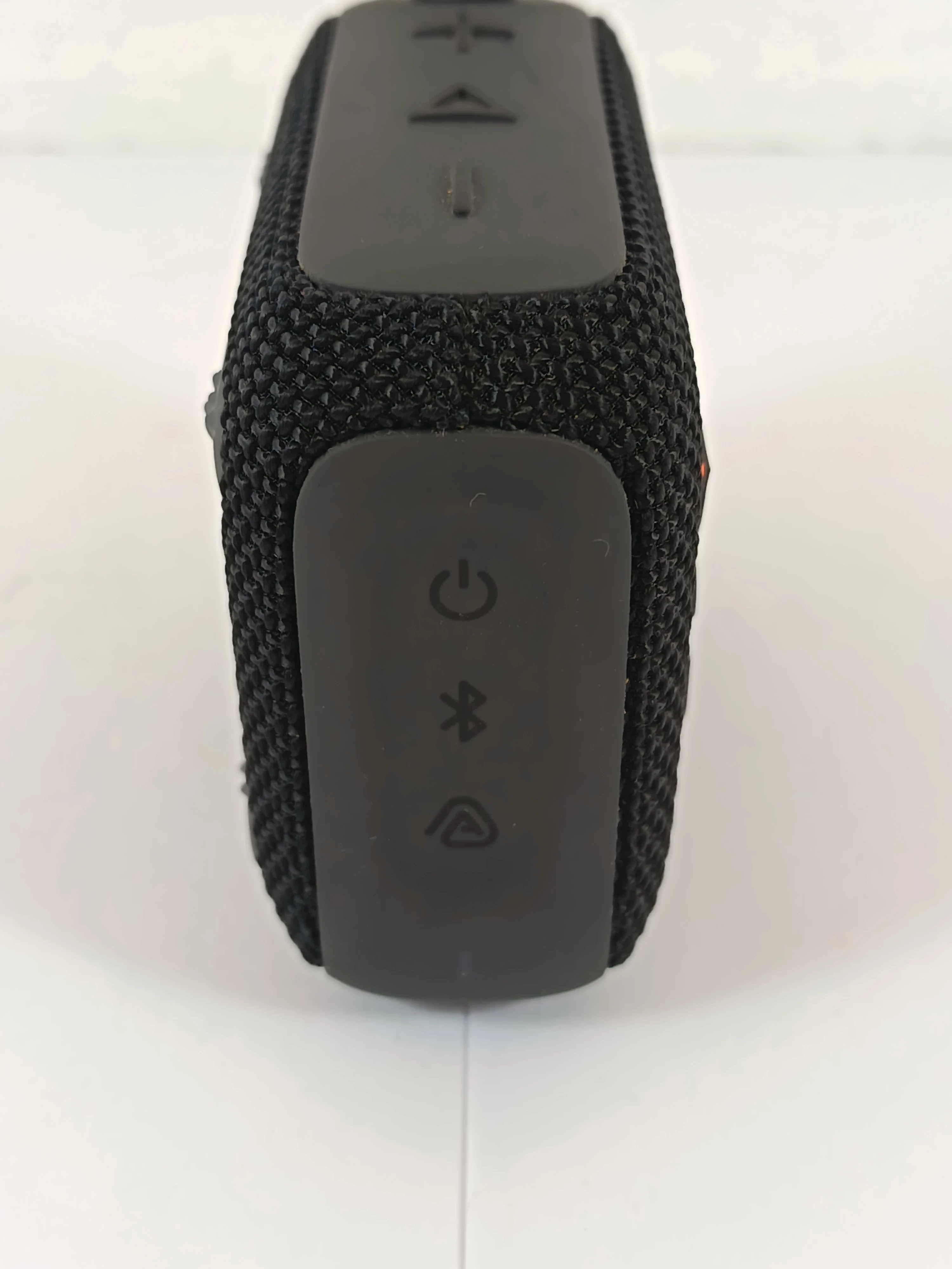 glosnik-jbl-go-4-kabel-moc-420