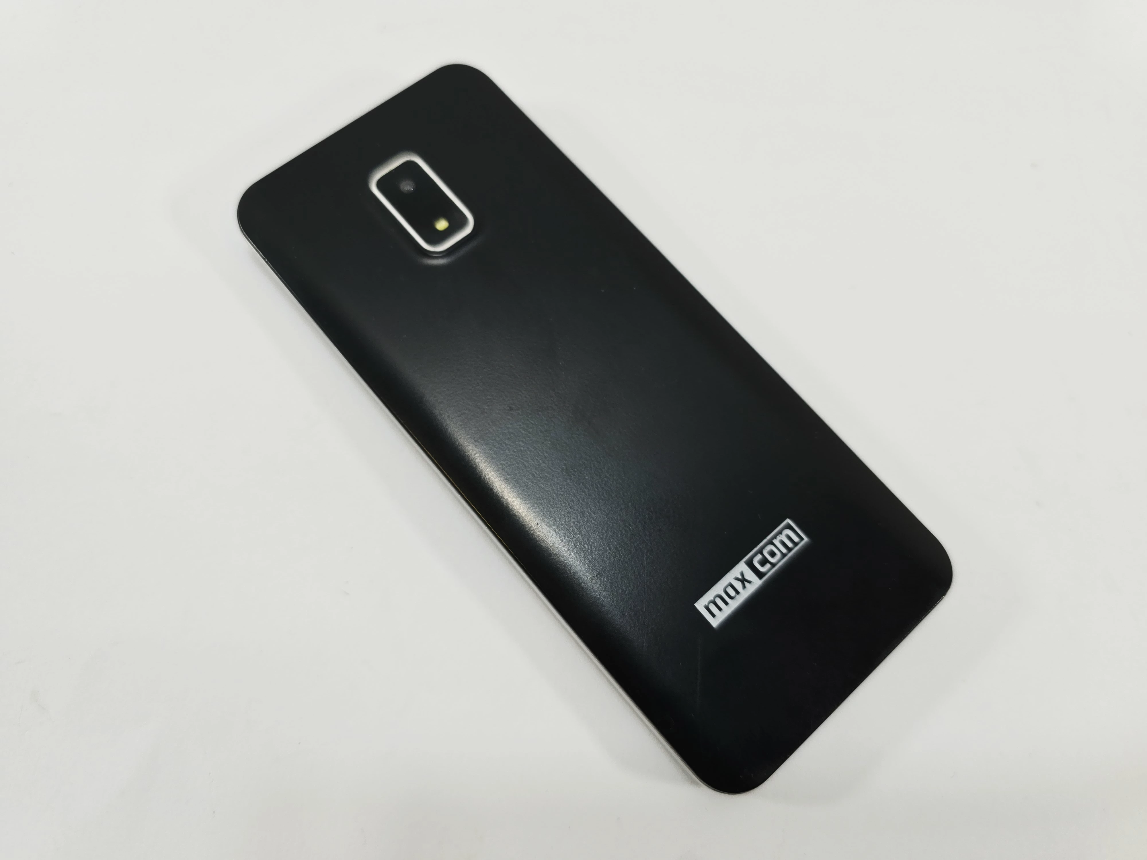 telefon-komorkowy-maxcom-mm236-czarny-typ-202685-212933