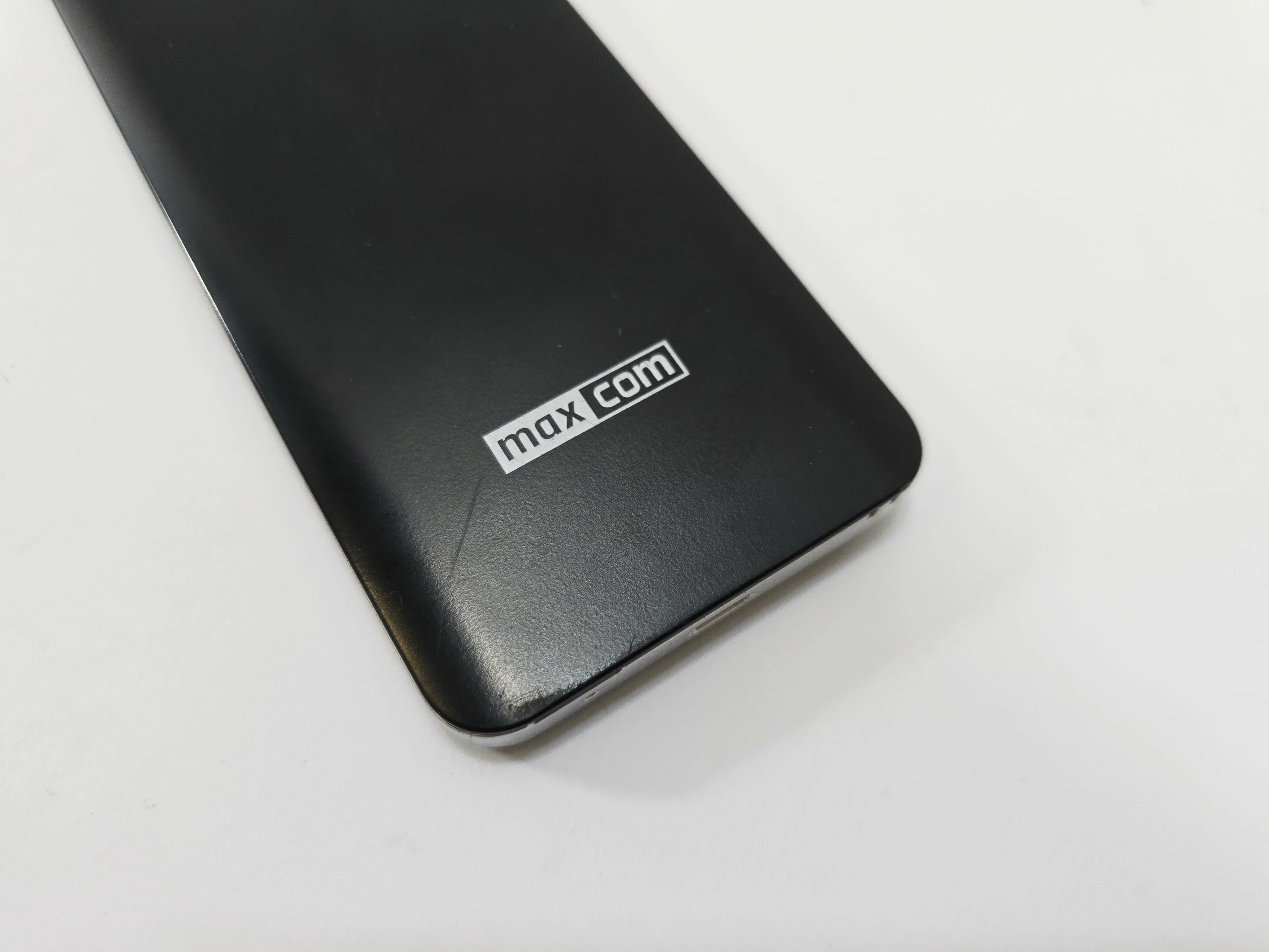 telefon-komorkowy-maxcom-mm236-czarny-przekatna-ekranu-280