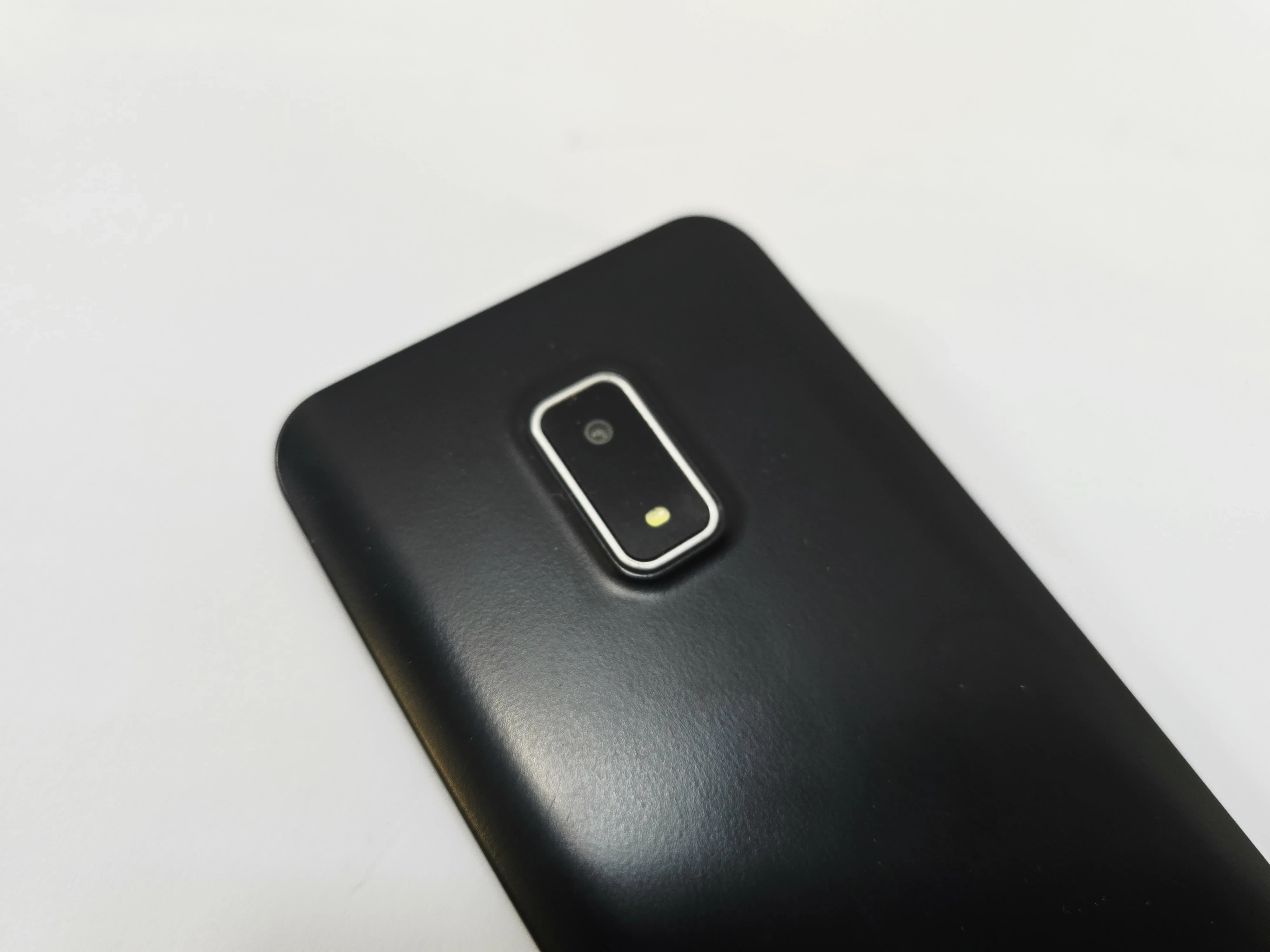 telefon-komorkowy-maxcom-mm236-czarny-wbudowana-pamiec-202869-214201