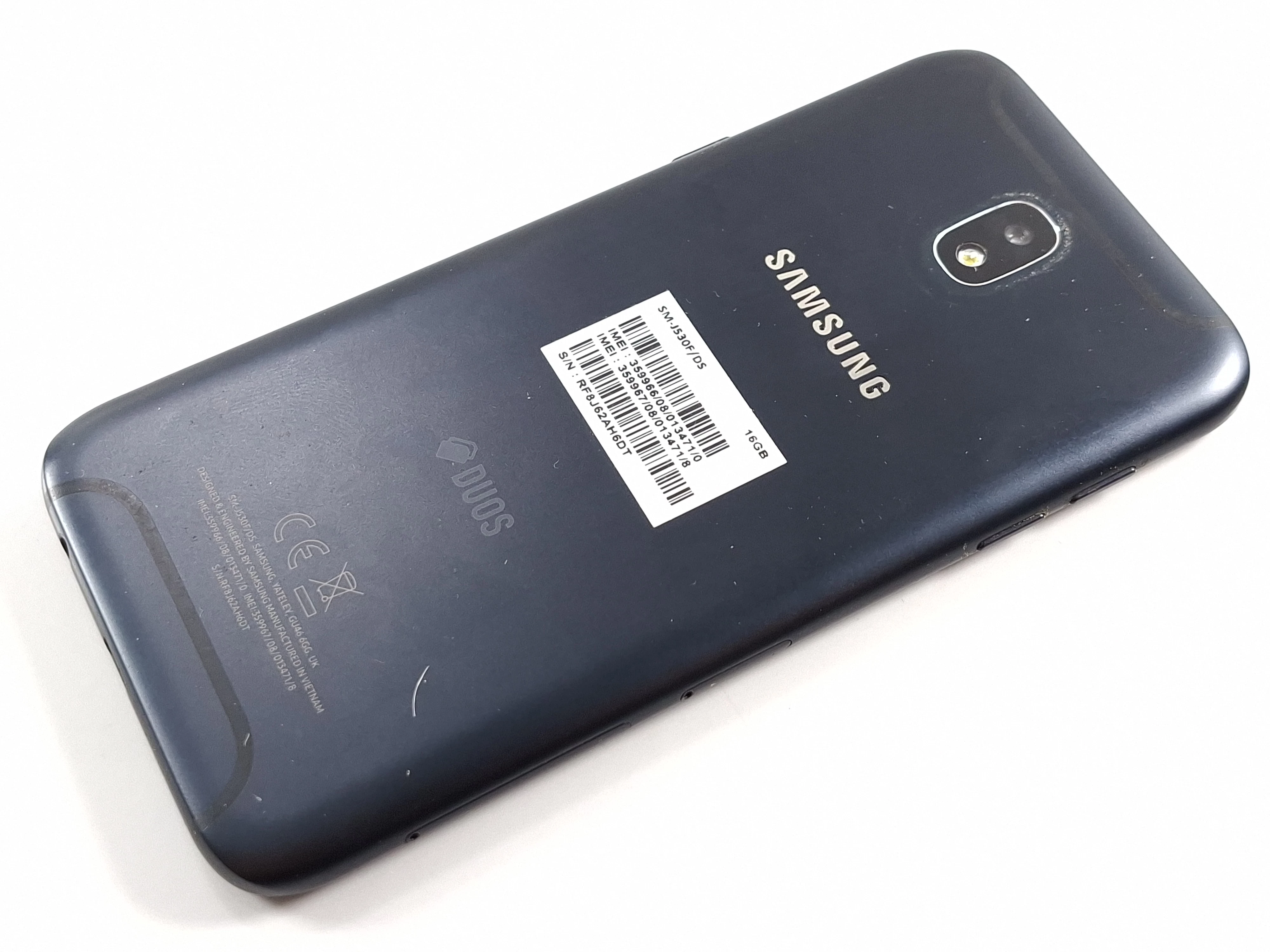 telefon-samsung-galaxy-j5-2gb16gb-czarny-przekatna-ekranu-520