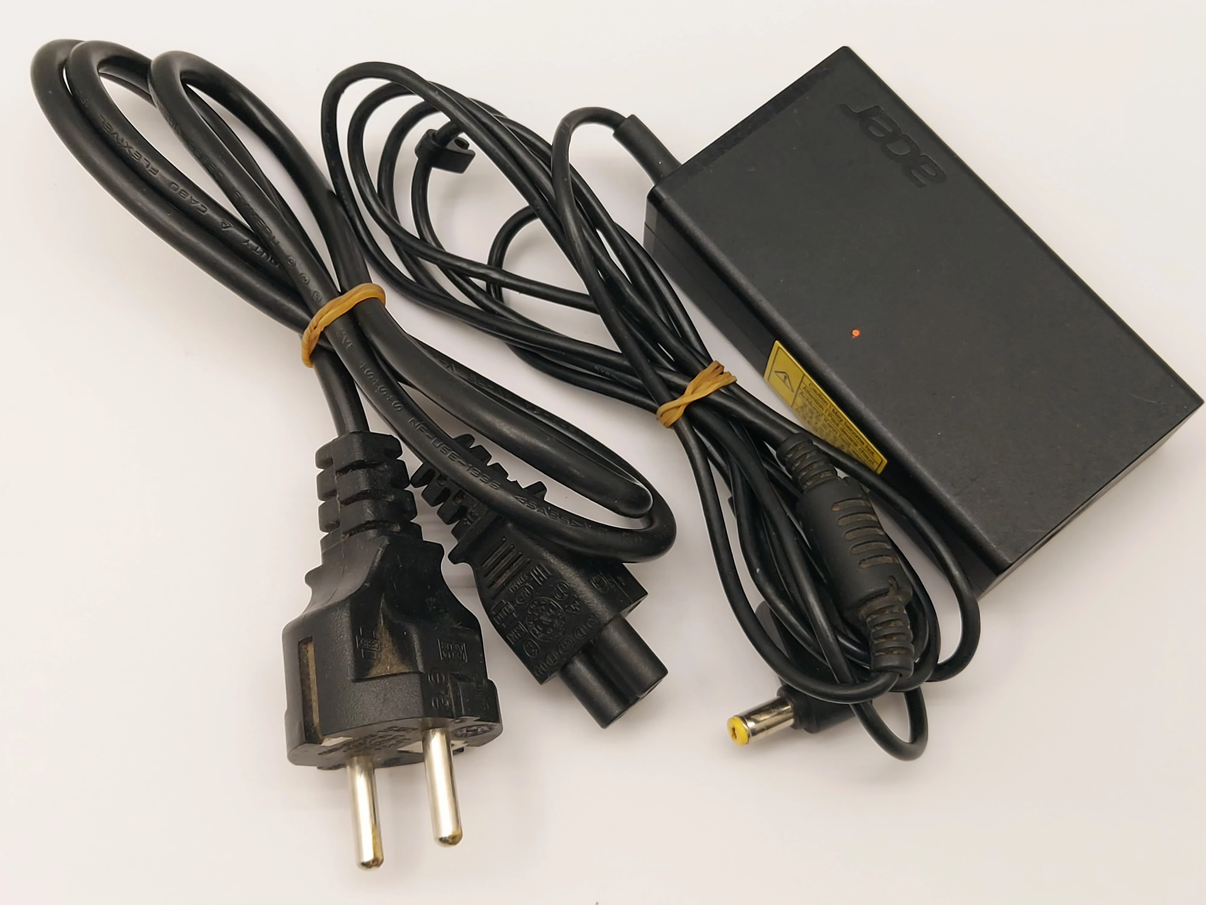 laptop-acer-aspire-5-e5-571g-4gb1tb-i3-geforce-820m-2gb-pojemnosc-dysku-1000