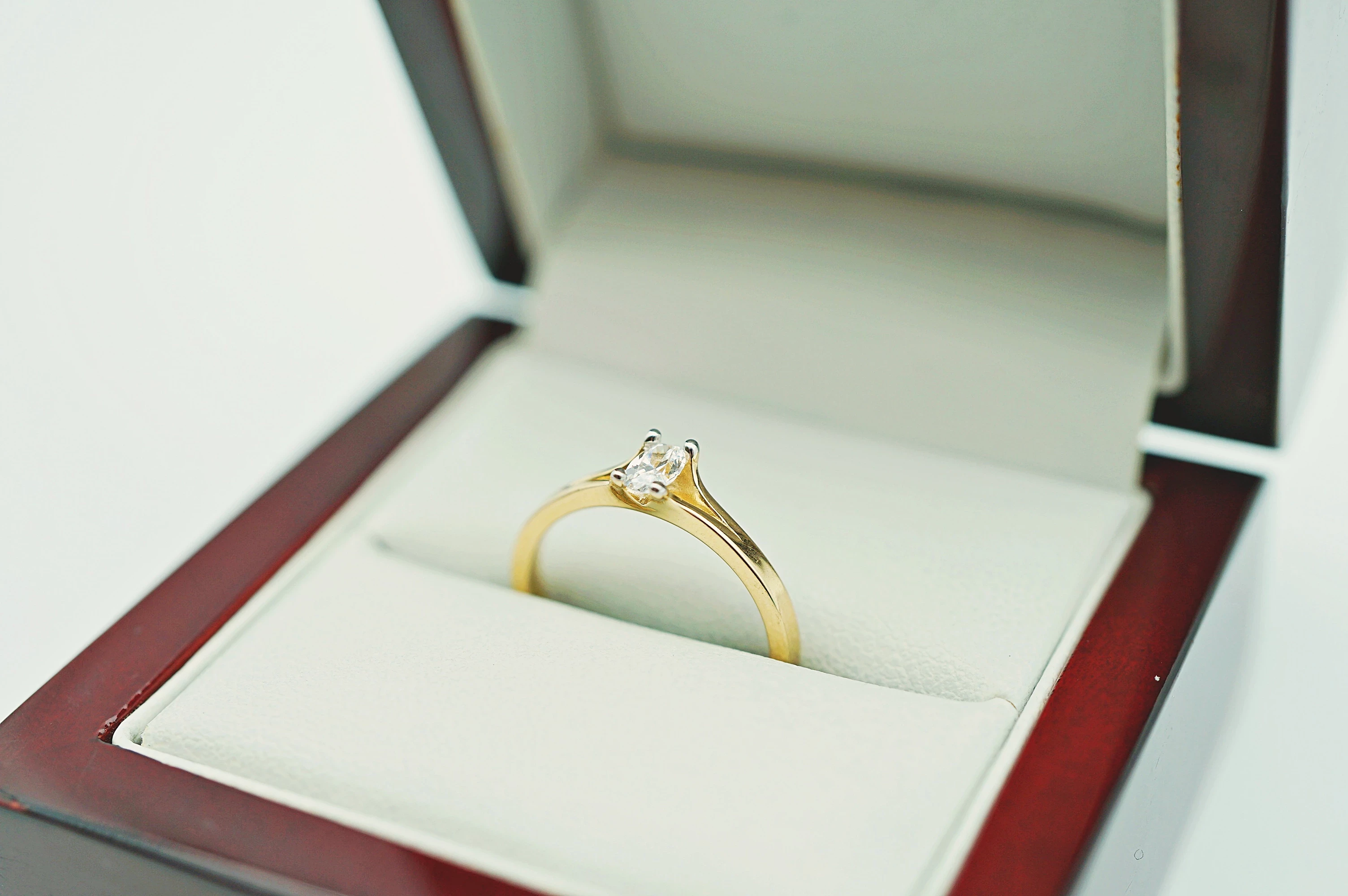 zloty-pierscionek-z-cyrlonia-14k-585-198g-r11-rodzaj-2205-2