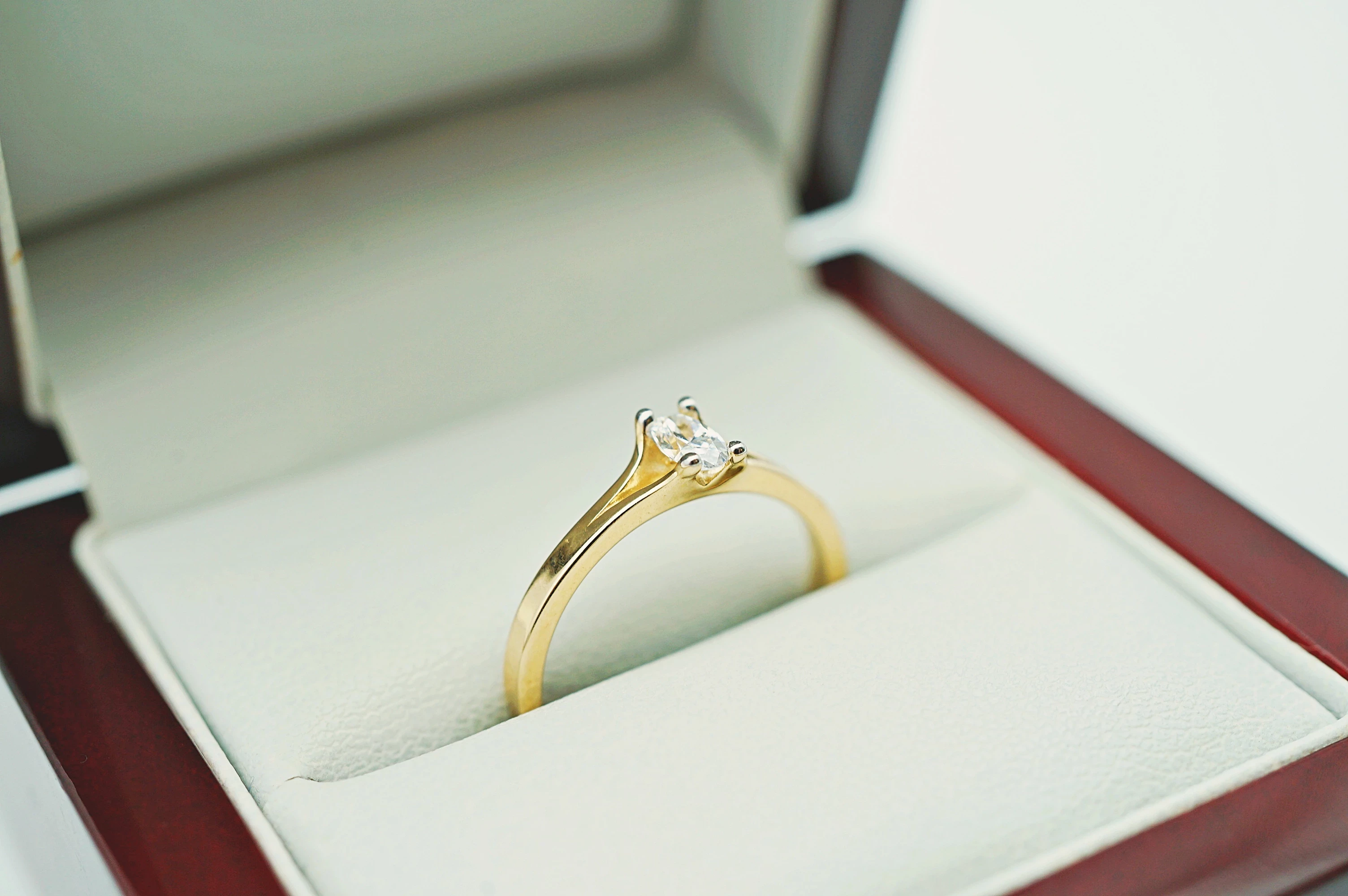 zloty-pierscionek-z-cyrlonia-14k-585-198g-r11-material-15835-2