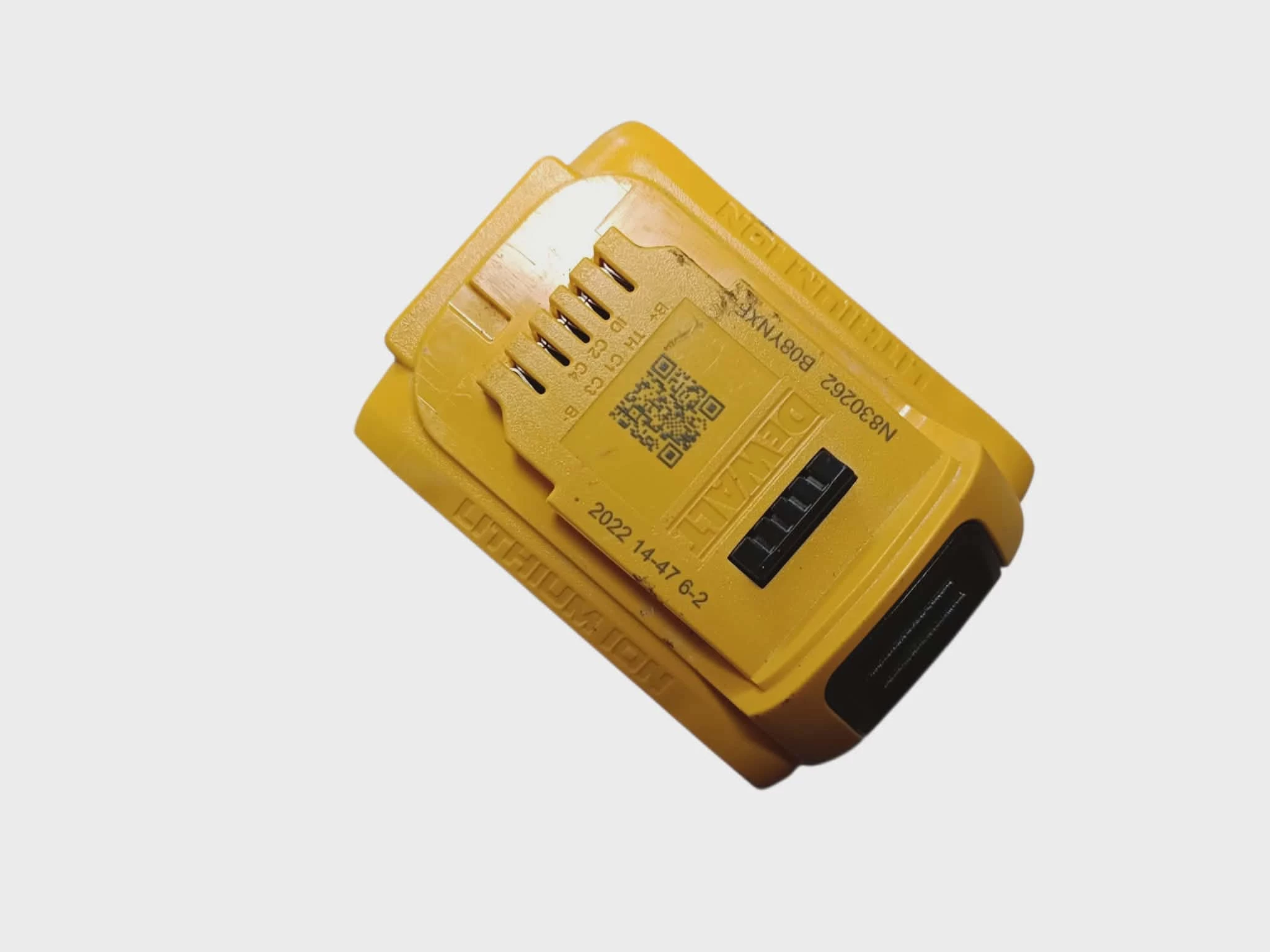 akumulator-dewalt-dcb183-18v-20-ah-stan-11323-2