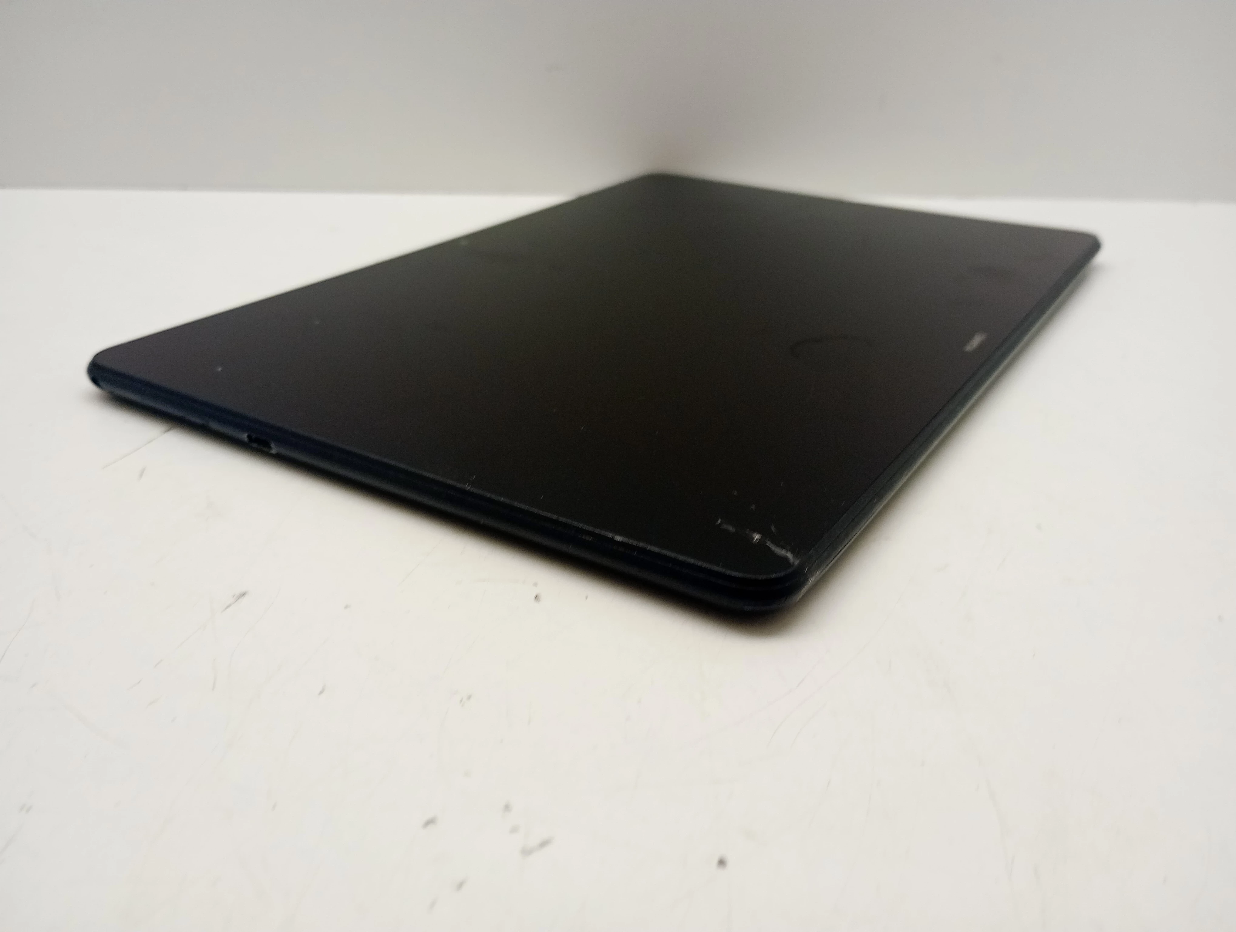 tablet-huawei-mediapad-t5-101-2-gb-32-gb-czarny-pekniety-ekran-kod-producenta-53011pbl