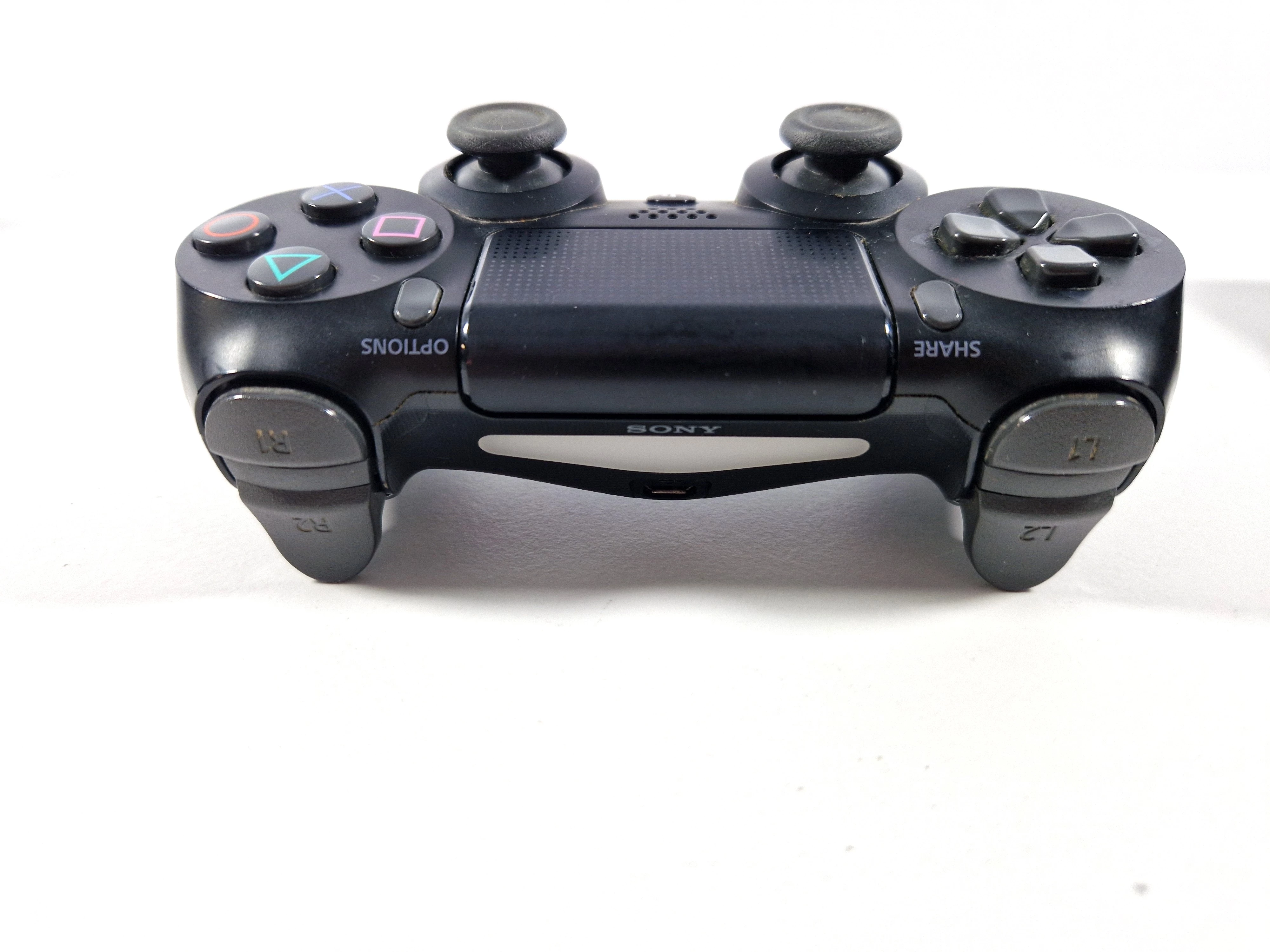 konsola-ps-4-pro-pad-ladowarka-liczba-kontrolerow-w-zestawie-205994-225550