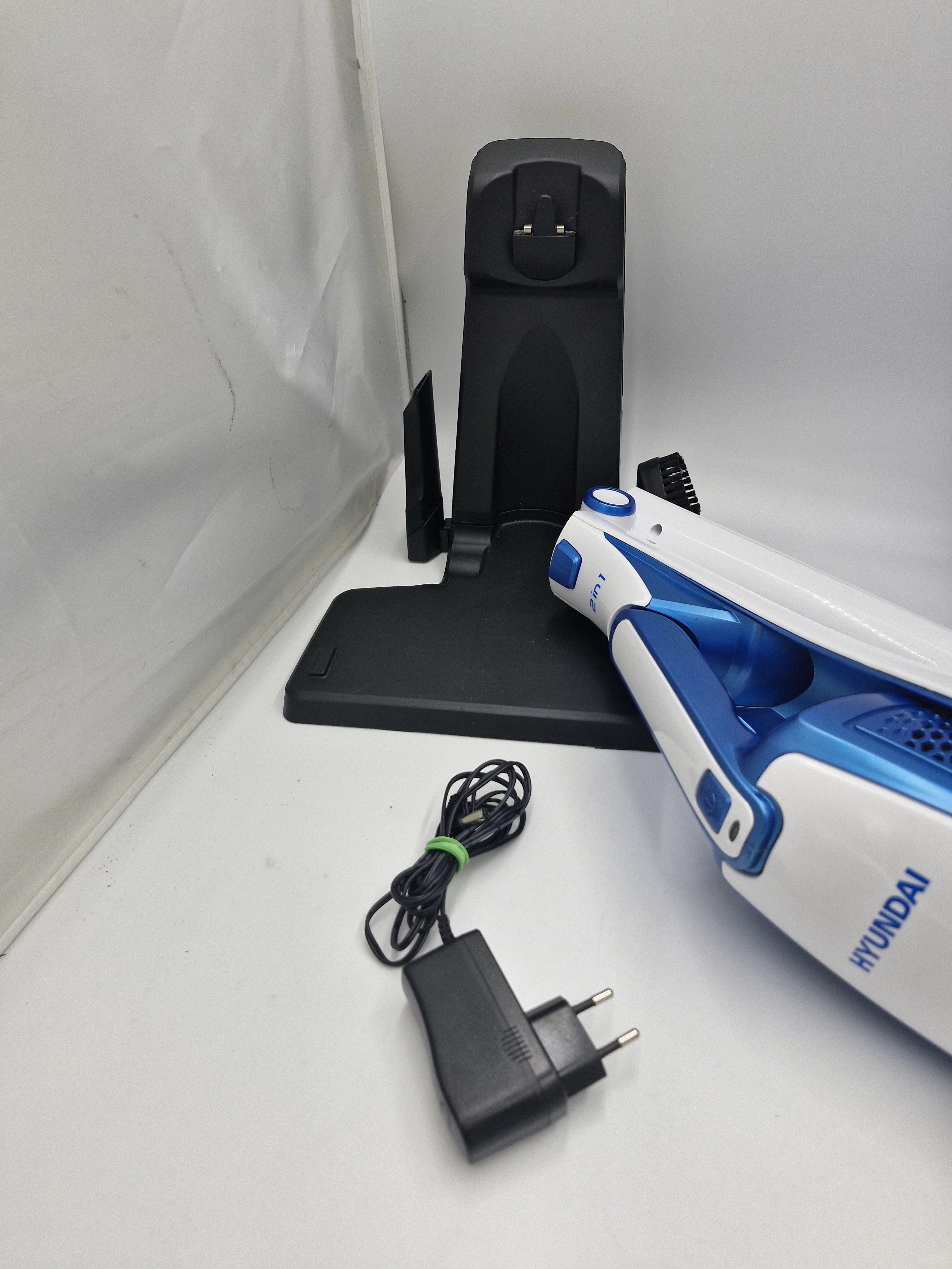 odkurzacz-pionowy-hyundai-vc914-komplet-stan-11323-2