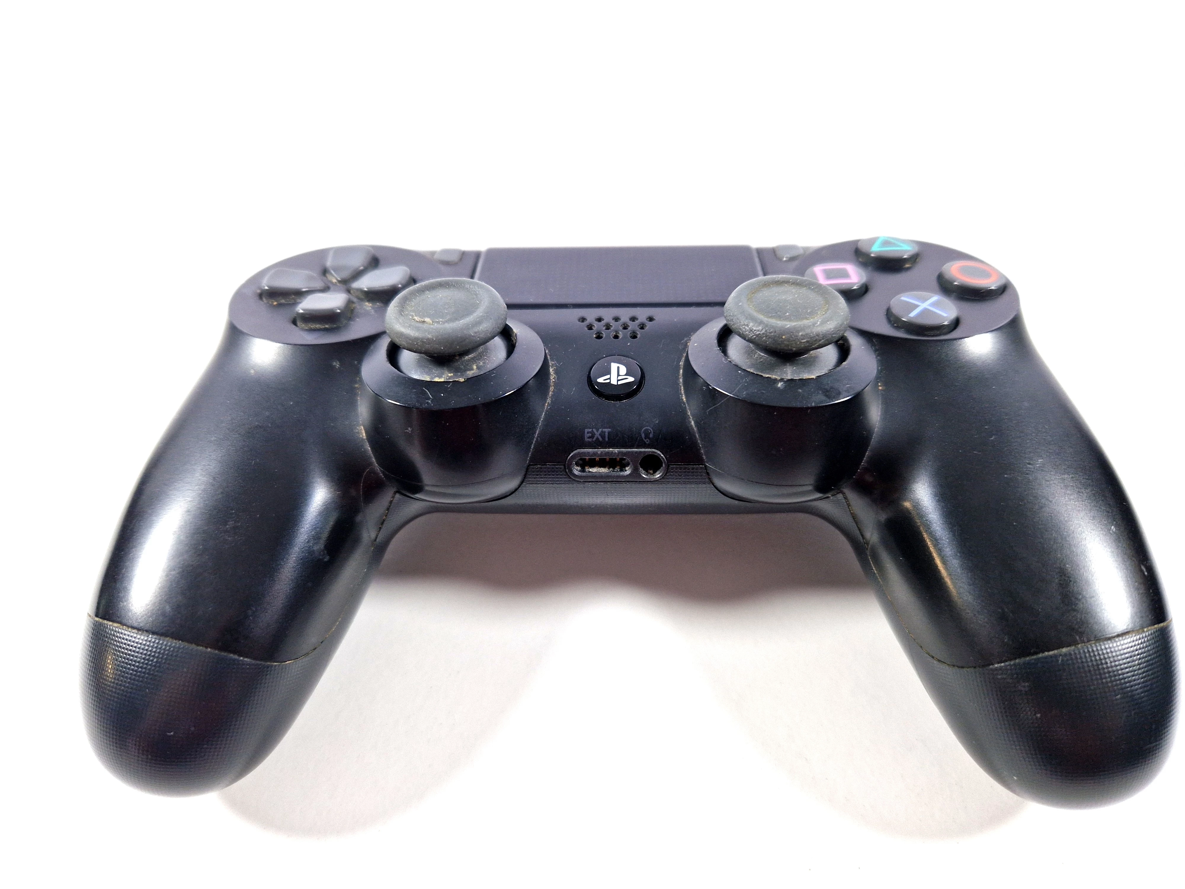 konsola-ps-4-pro-pad-ladowarka-wersja-130590-2