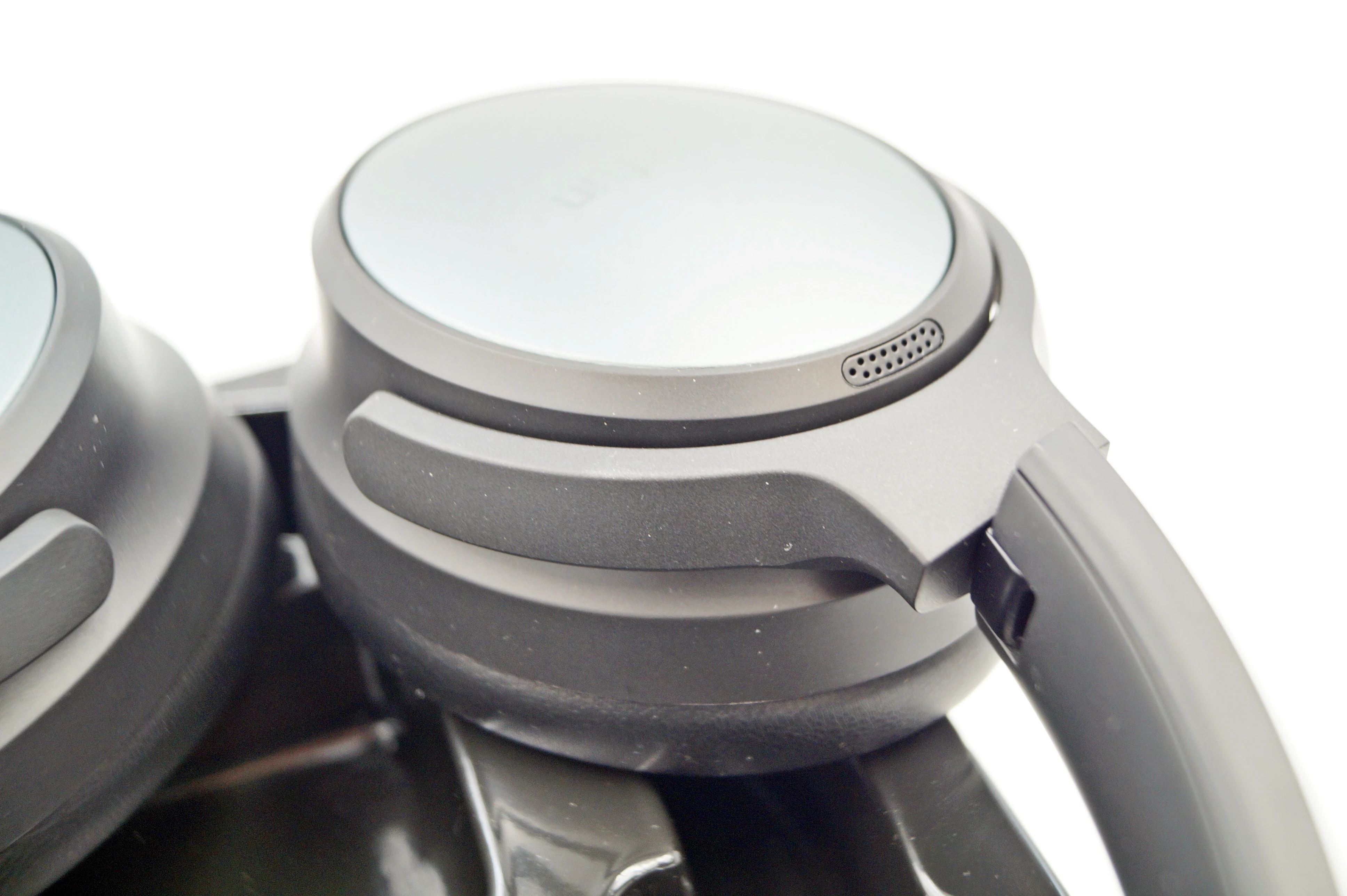 sluchawki-bezprzewodowe-wokoluszne-earfun-tune-pro-czarne-anc-120h-bt5-waga-produktu-z-opakowaniem-jednostkowym-0200