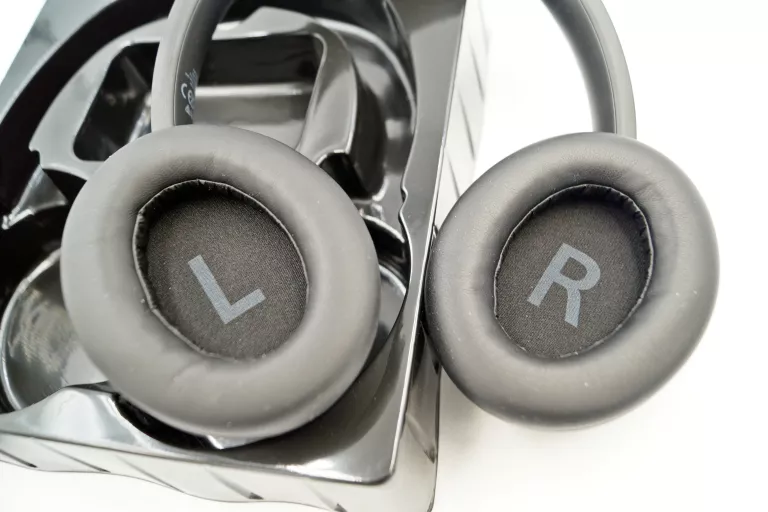 sluchawki-bezprzewodowe-wokoluszne-earfun-tune-pro-czarne-anc-120h-bt5-mikrofon-203689-217777