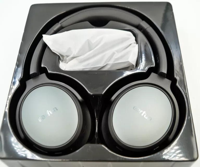 sluchawki-bezprzewodowe-wokoluszne-earfun-tune-pro-czarne-anc-120h-bt5-ean-gtin-6974173980633