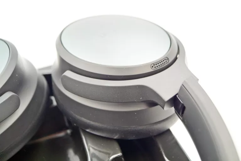 sluchawki-bezprzewodowe-wokoluszne-earfun-tune-pro-czarne-anc-120h-bt5-waga-produktu-z-opakowaniem-jednostkowym-0200