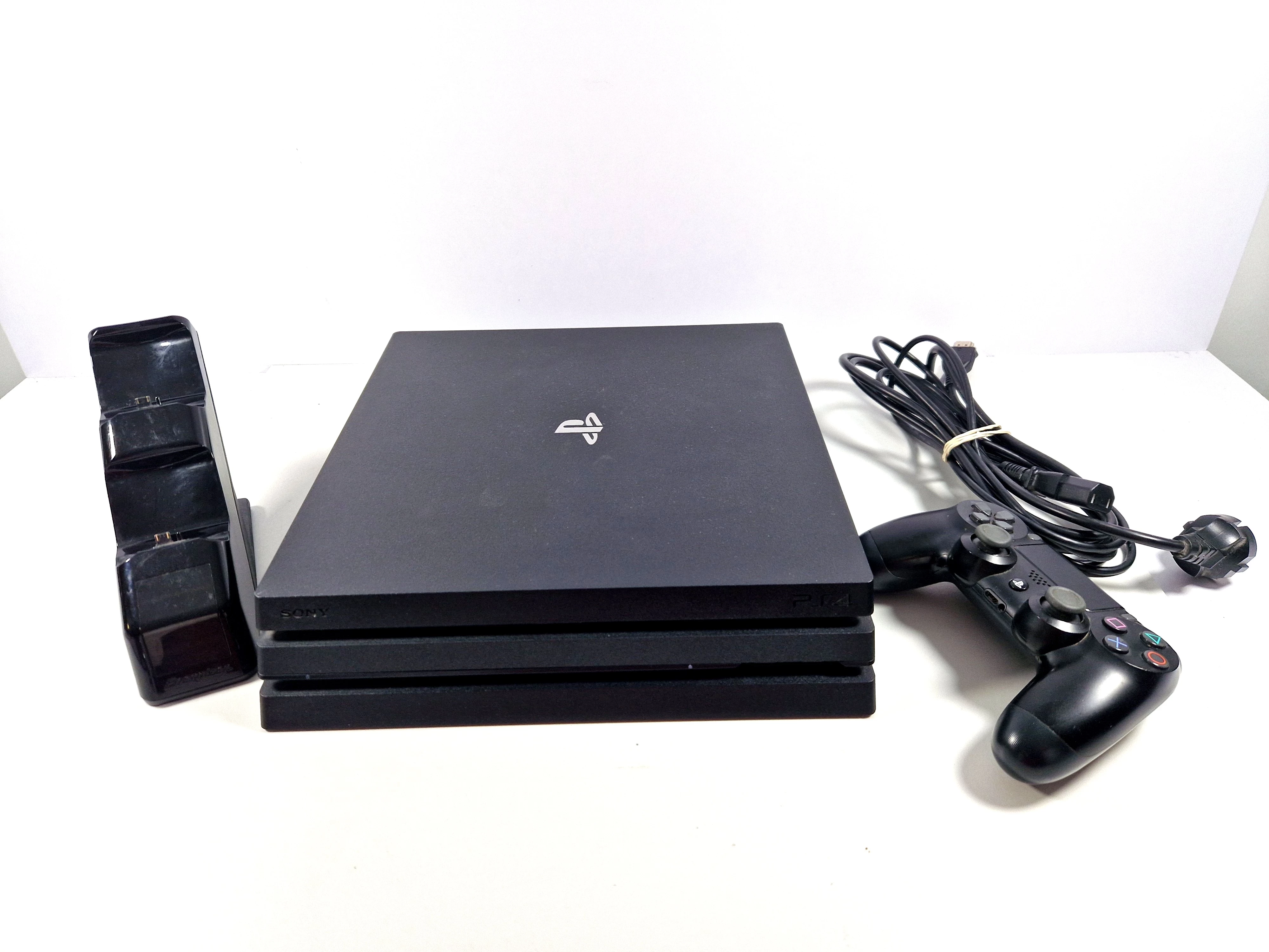 konsola-ps-4-pro-pad-ladowarka-orla-bialego-11u01-poznan