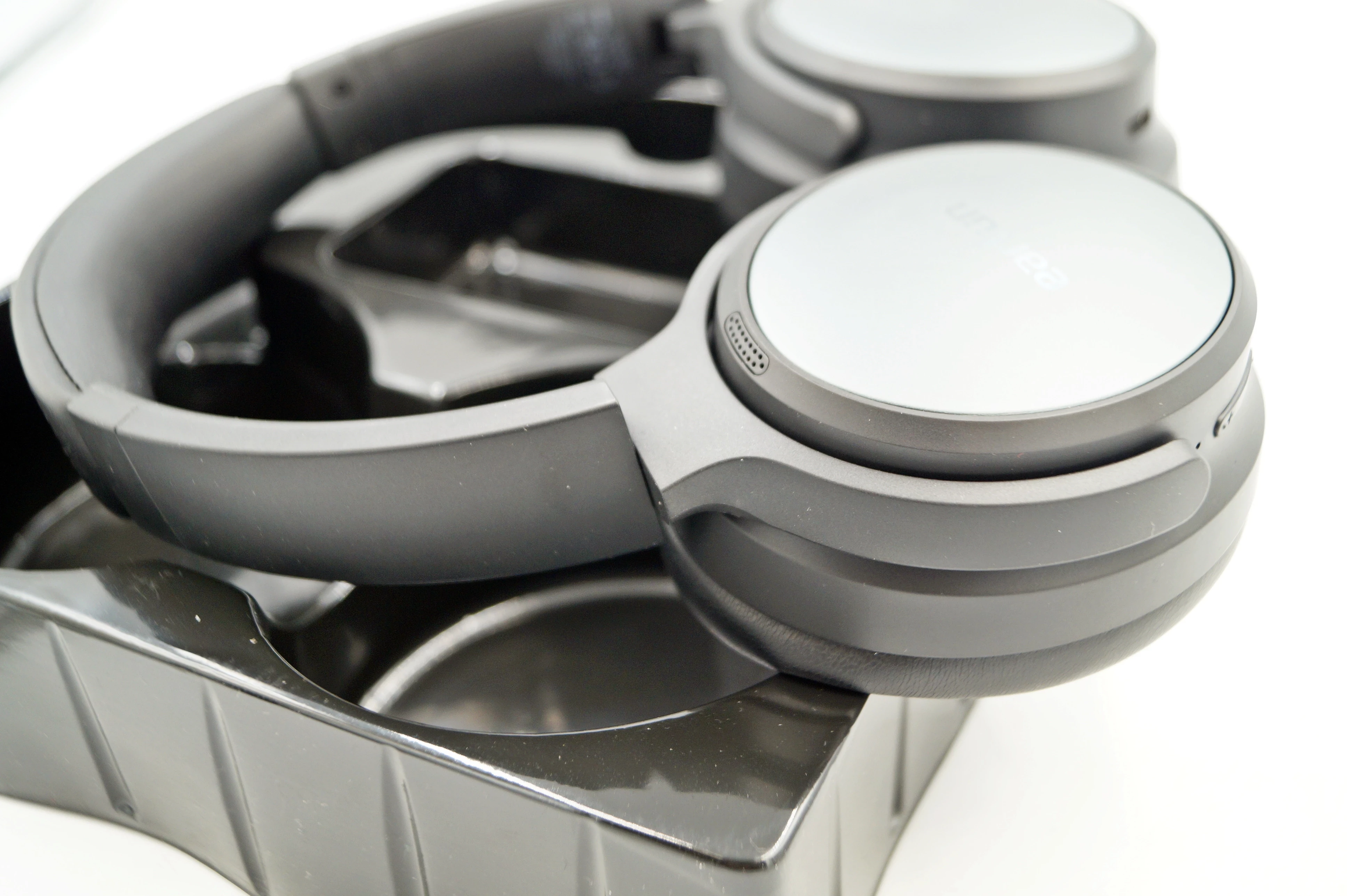 sluchawki-bezprzewodowe-wokoluszne-earfun-tune-pro-czarne-anc-120h-bt5-material-203673-217721