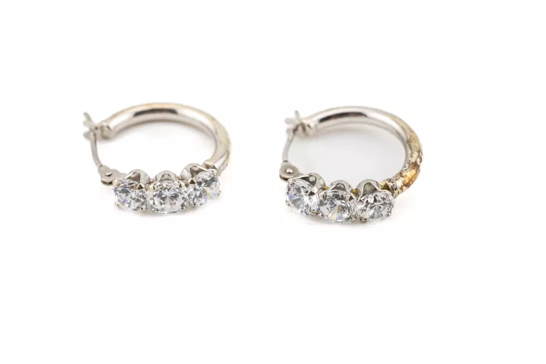 zc053-eleganckie-kolczyki-z-bialego-zlota-z-trzema-cyrkoniami-pr-375-kolor-249512-1647414