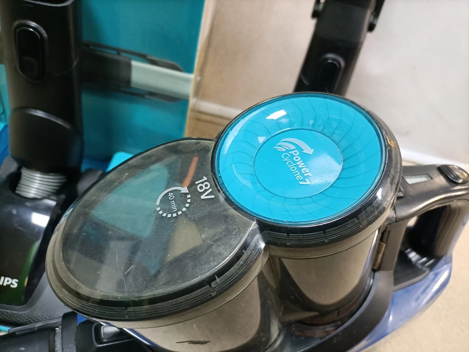 odkurzacz-pionowy-philips-fc6718-aqua-stan-11323-2