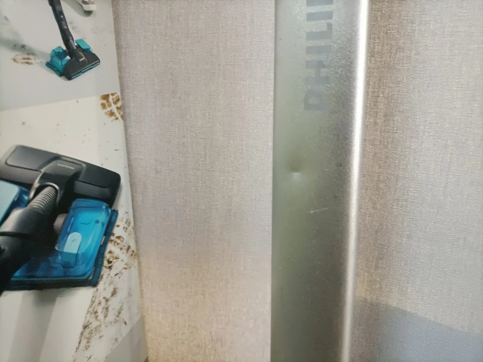 odkurzacz-pionowy-philips-fc6718-aqua-moc-5000