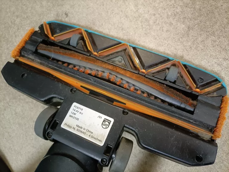 odkurzacz-pionowy-philips-fc6718-aqua-czas-ladowania-300