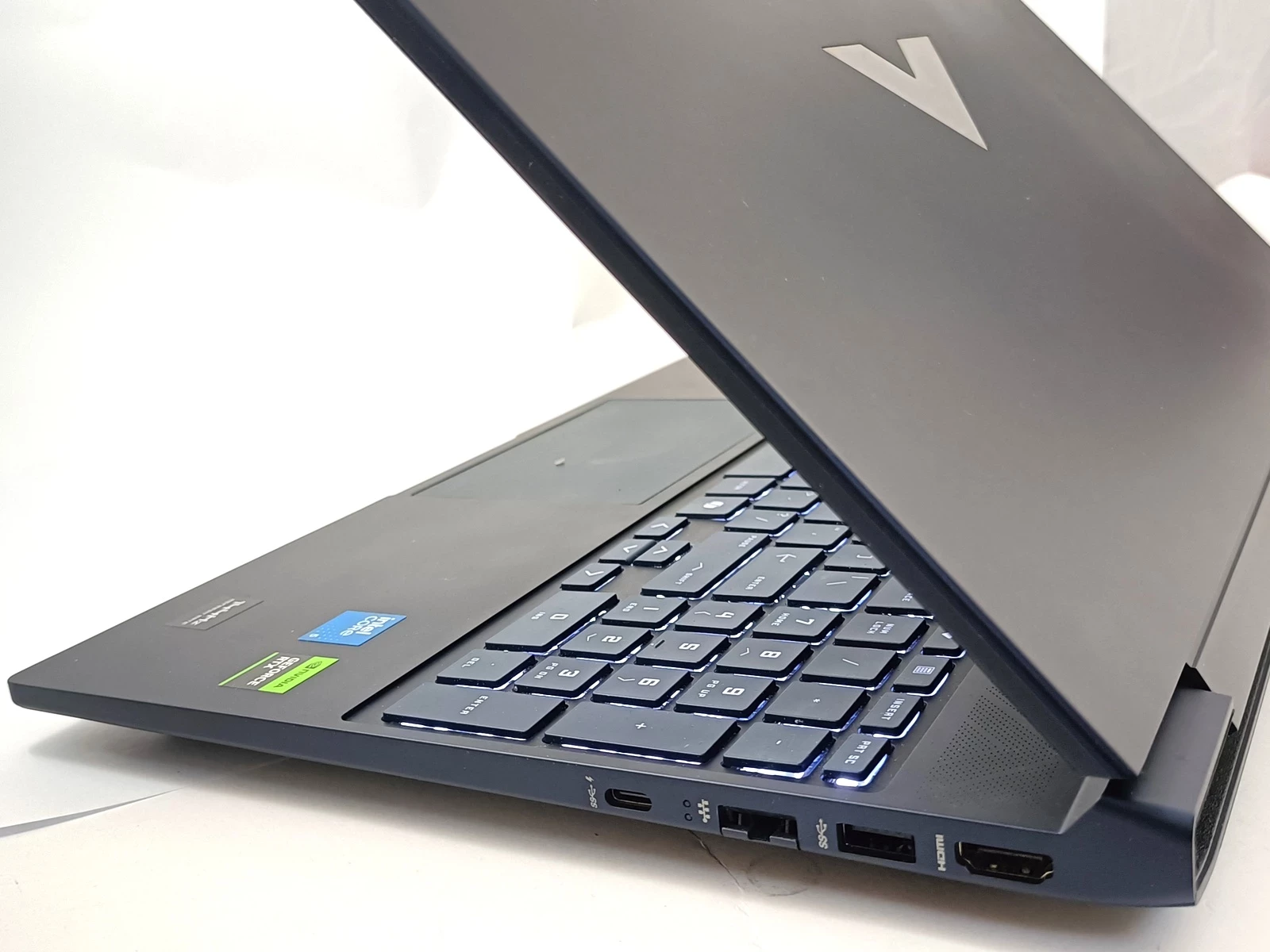 hp-victus-15-fa2039nw-core-5-210h-156-144hz-16gb-512gb-win11-rtx5060-typ-dysku-twardego-128550-2