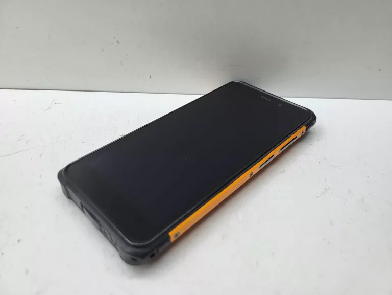 hammer-iron-4-przekatna-ekranu-550