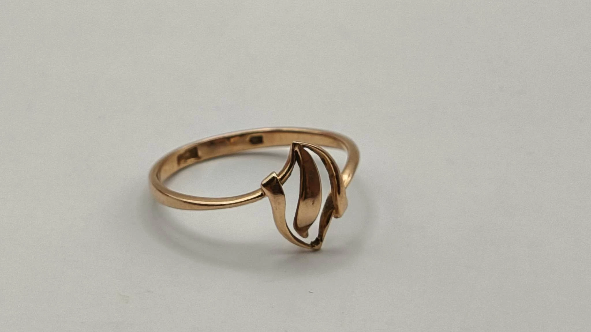 zloty-pierscionek-129g-p-585-r-16-kamien-17088-4194304