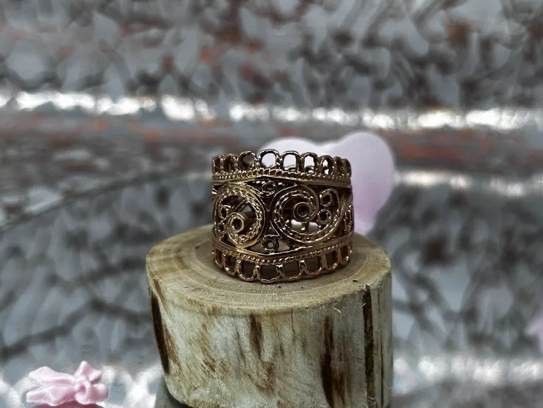 piekny-zloty-pierscionek-kolor-249512-1647429