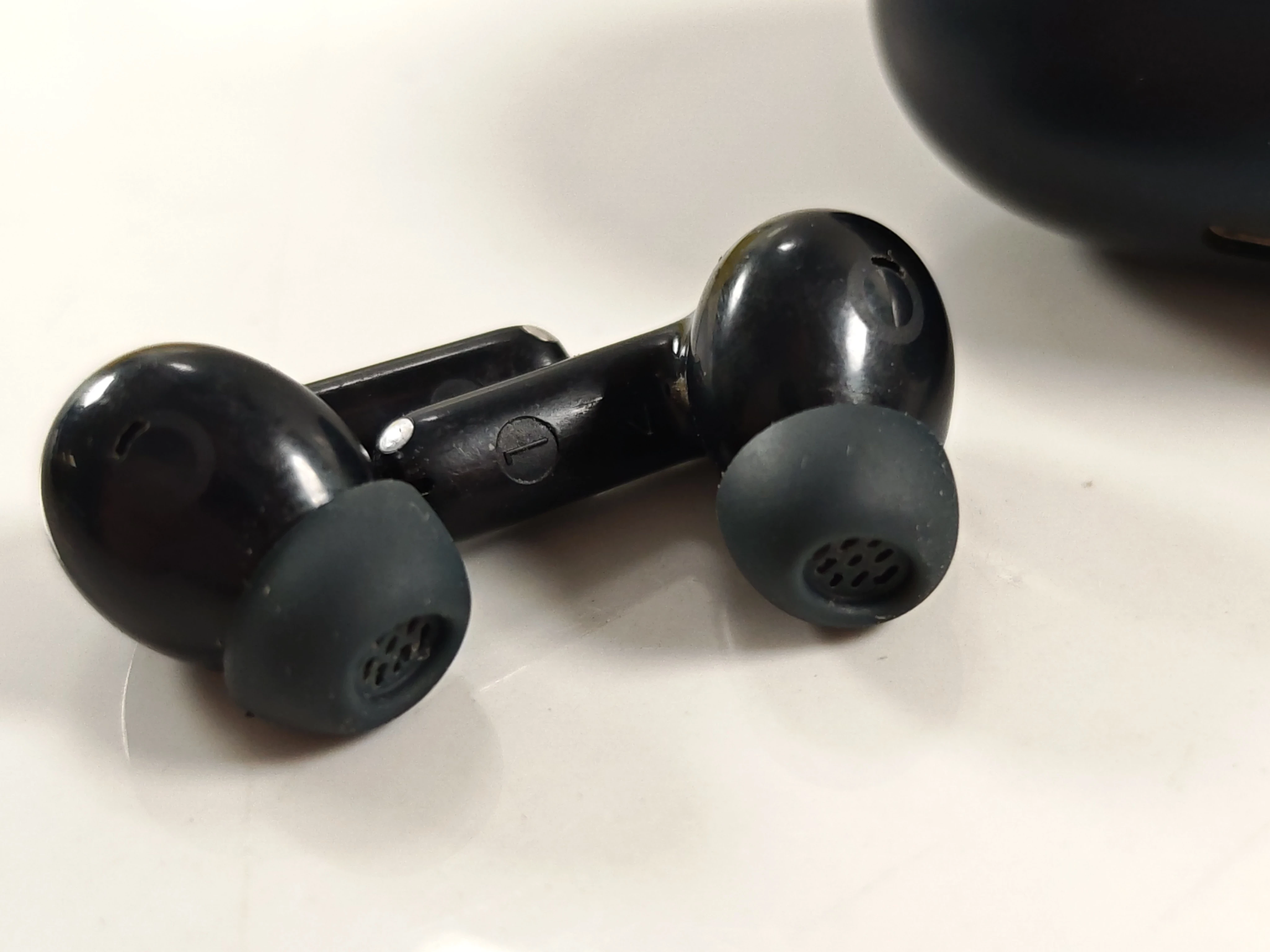 sluchawki-bezprzewodowe-dokanalowe-baseus-bass-bp1-pro-kod-producenta-6932172694975