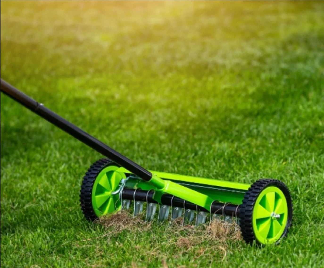 aerator-wertykulator-reczny-do-trawy-trawnika-na-kolkach-trzonkiem-stan-11323-2